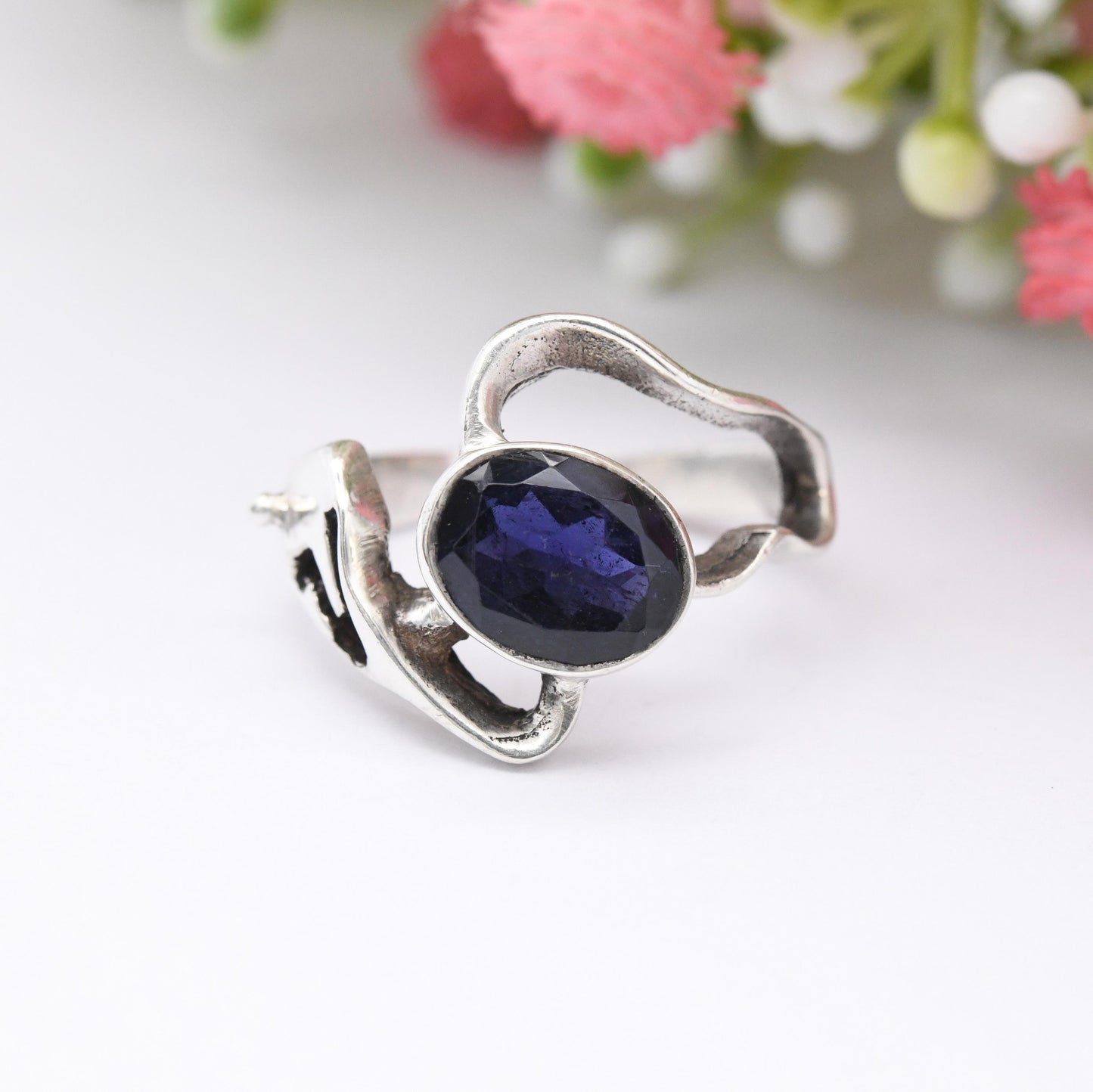 Vintage Modernist Sterling Silver Sculptural Gemstone Ring - Quirky Shape Solitaire Ring Large Purple Stone | UK Size - N | US Size - 6 3/4