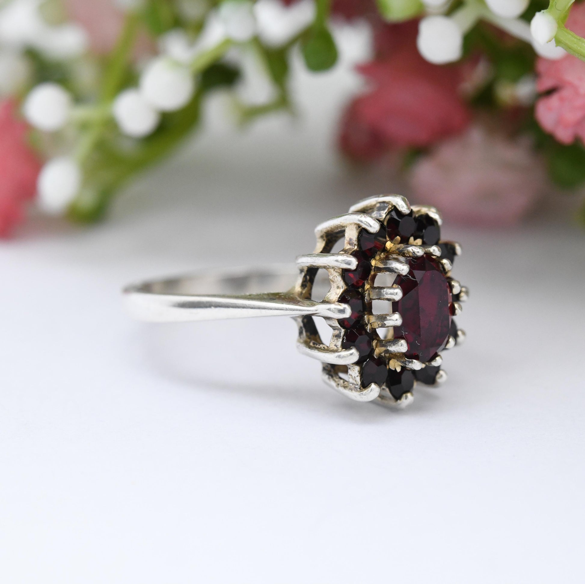 Vintage Sterling Silver Garnet Cluster Ring 1979 GMC - Floral Flower Shape | Cocktail Ring | UK Size - O 1/2 | US Size - 7 1/4