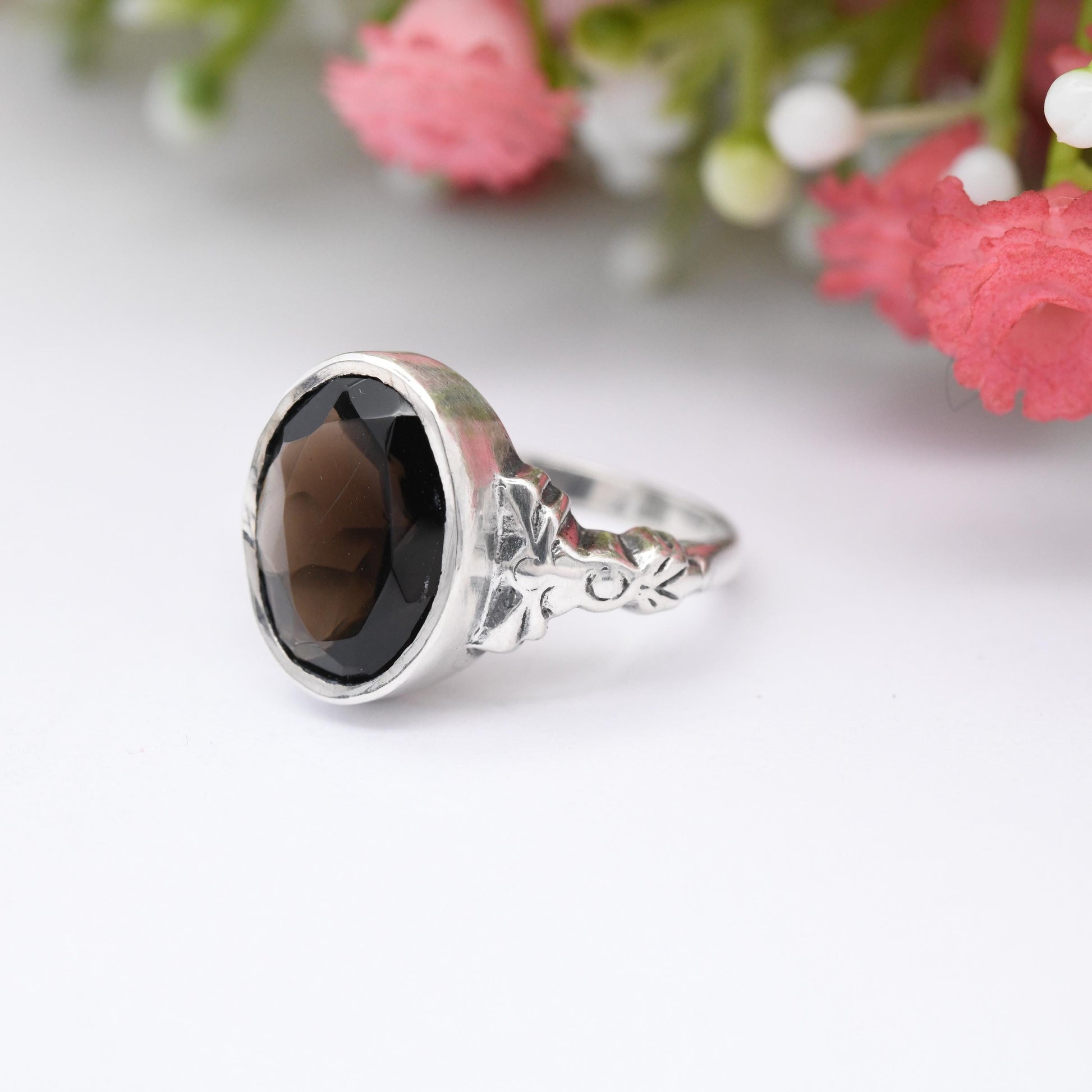 Vintage Sterling Silver Smoky Quartz Ring with Pretty Bow Shoulders - Mid-Century Silver Jewellery | UK Size - K | US Size - 5 1/4