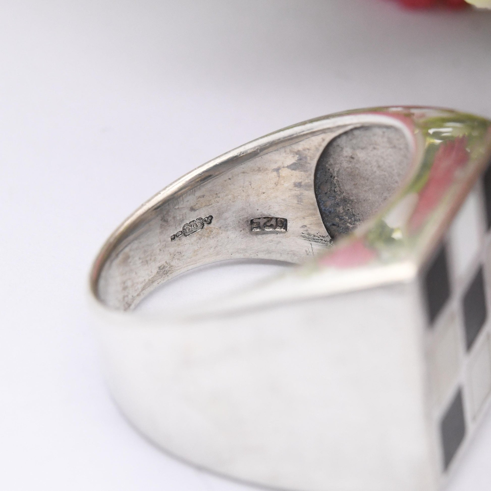 Vintage Sterling Silver Chess Signet Ring with Onyx and Mother of Pearl - Black and White Gem Checkerboard | UK Size - P 1/2 | US Size - 8