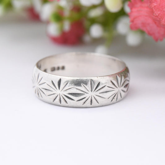 Vintage Sterling Silver Band Ring with Cut Star Design 1982 - Unisex Textured Silver Eternity Band | UK Size - N | US Size - 6 3/4