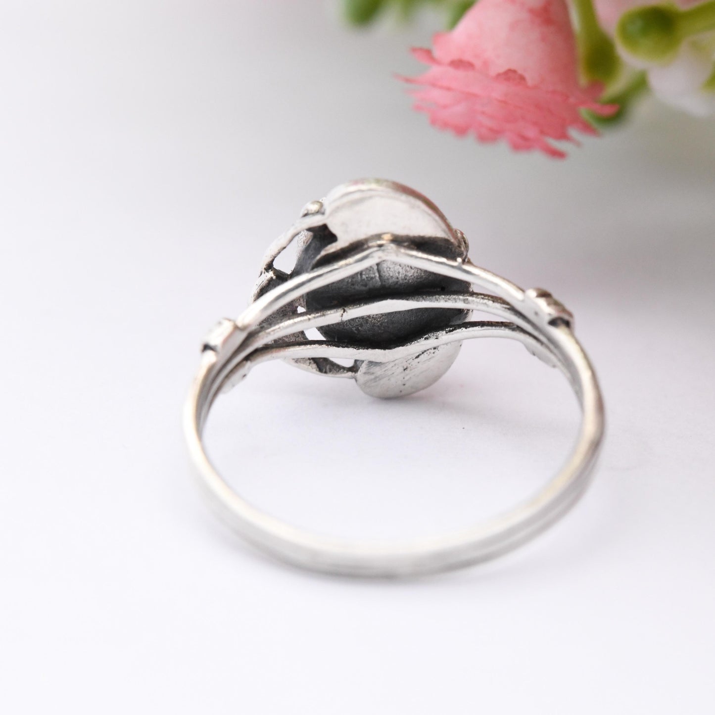 Vintage Sterling Silver Mother of Pearl Ring with Feather Setting - Pretty Southwestern Style | UK Size - L 1/2 | US Size - 6