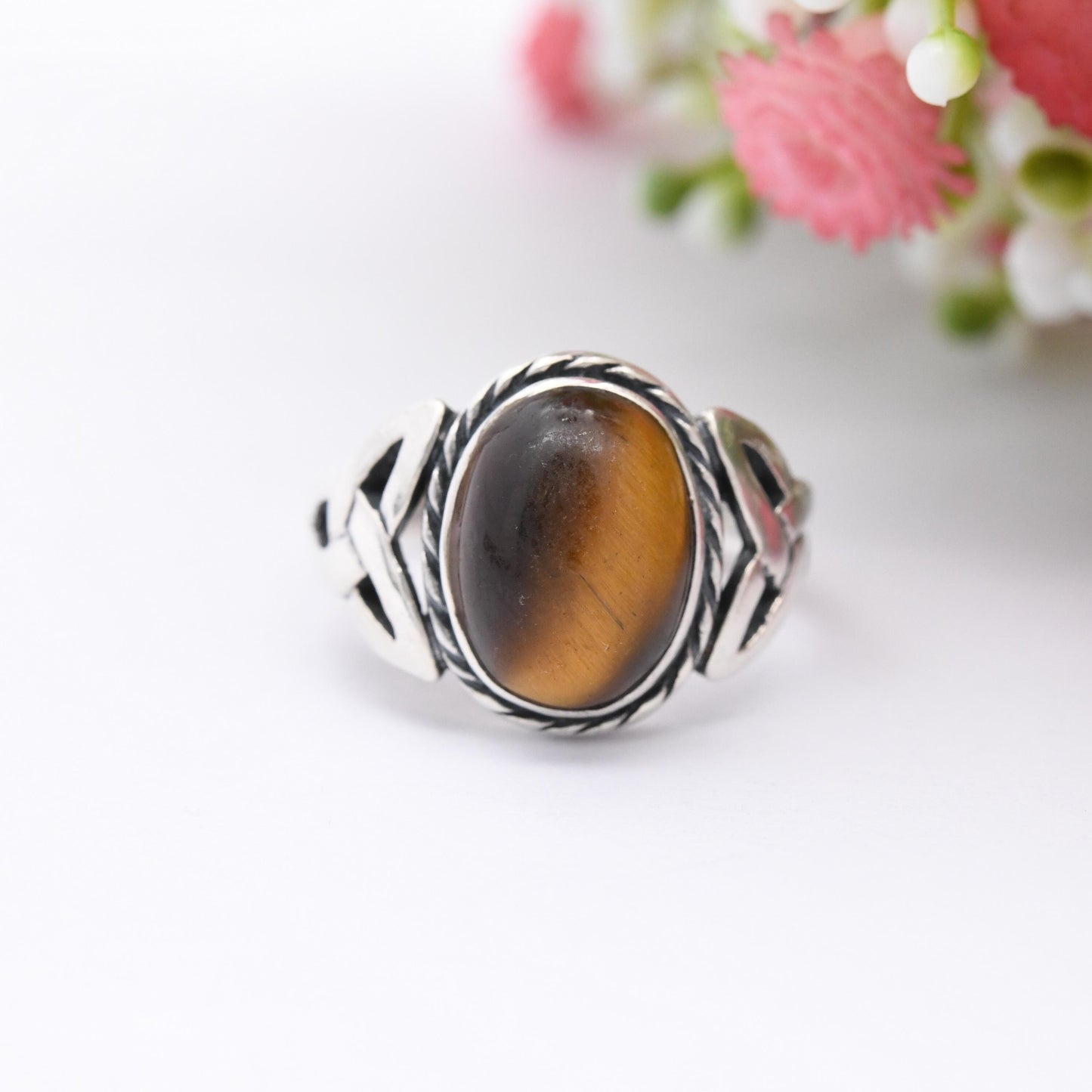 Vintage Sterling Silver Tiger's Eye Ring with Celtic Knot Triquetra Shoulders - Mid-Century Oval Cabochon | UK Size - O 1/2 US Size - 7 1/2