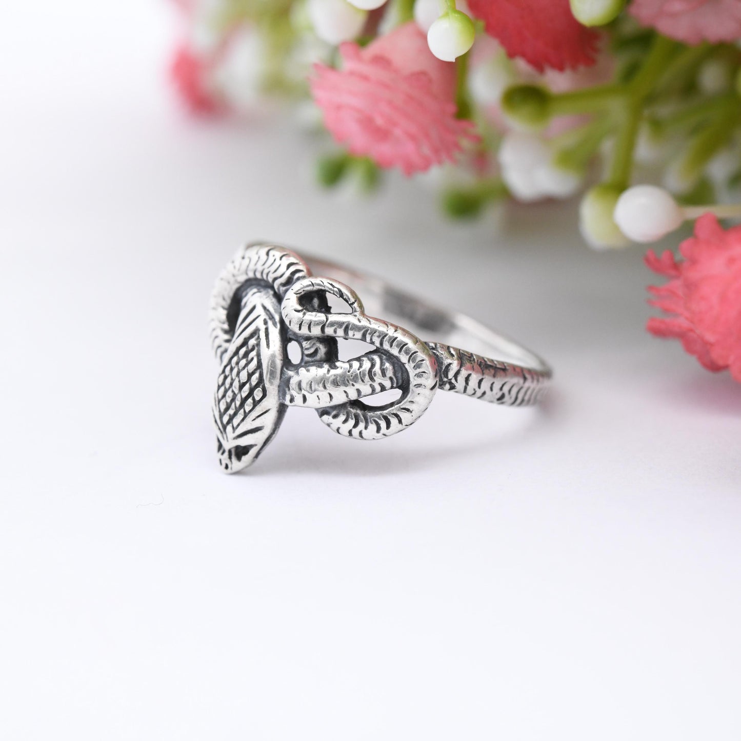 Vintage Sterling Silver Snake Ring - Twisted Coiled Snake Band Detailed Animal Jewellery | UK Size - Q 1/2 | US Size - 8 1/4