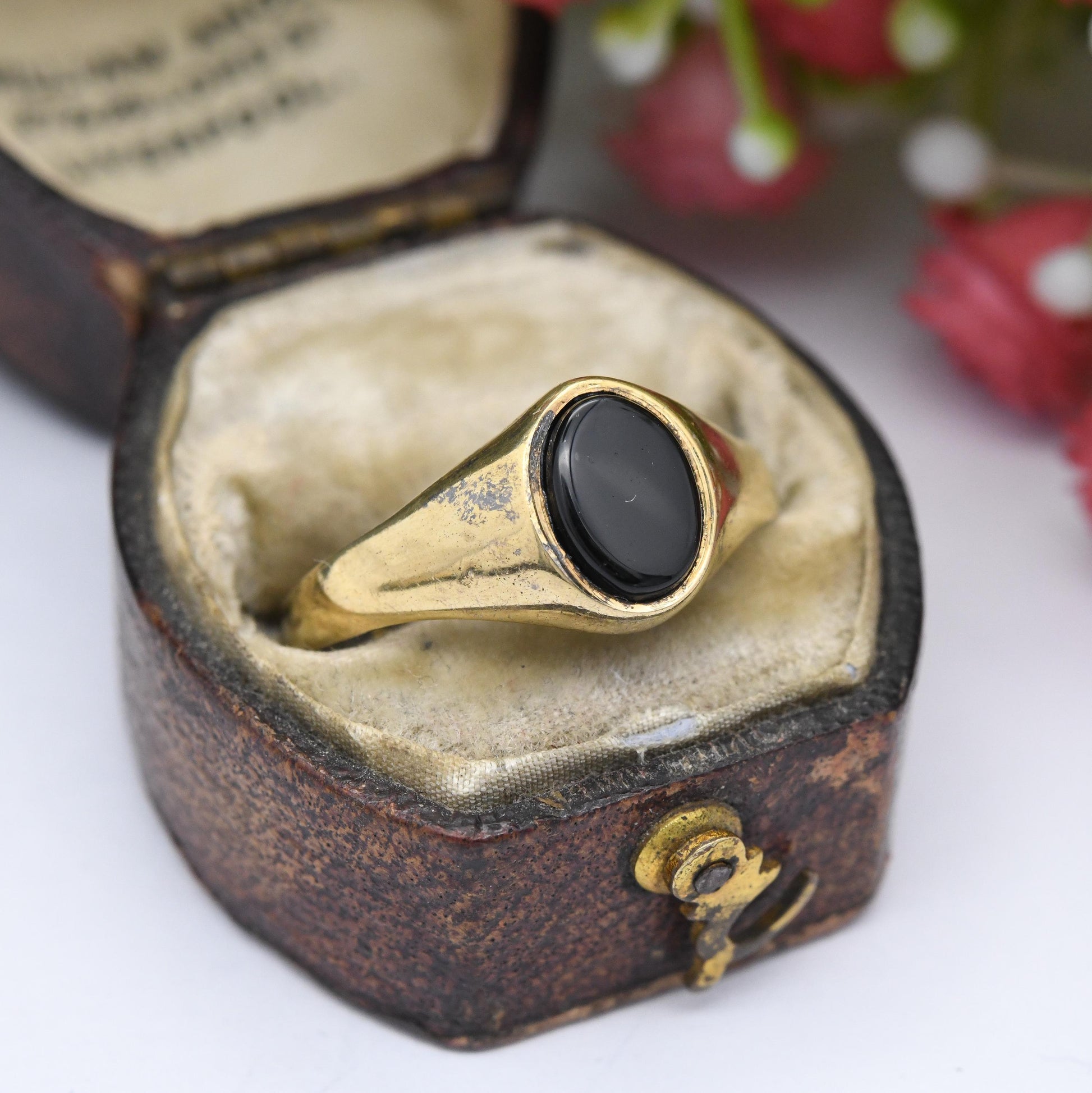 Vintage Gold Plated Sterling Silver Onyx Signet Ring - Unisex Jewellery Gift for Him Middle Finger Ring | UK Size - R 1/2 | US Size - 8 3/4