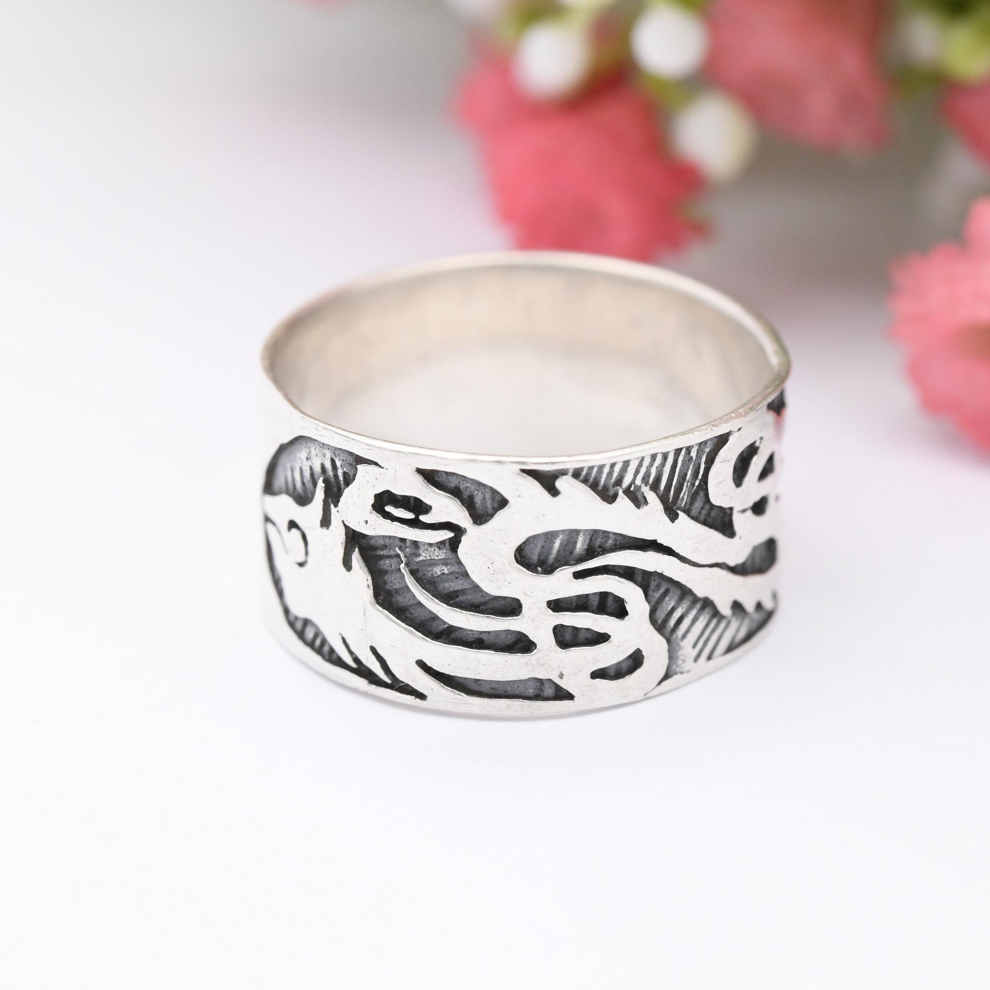 Vintage Sterling Silver Chinese Dragon Band Ring - Chunky Unisex Silver Wide Band | UK Size - S | US Size - 9