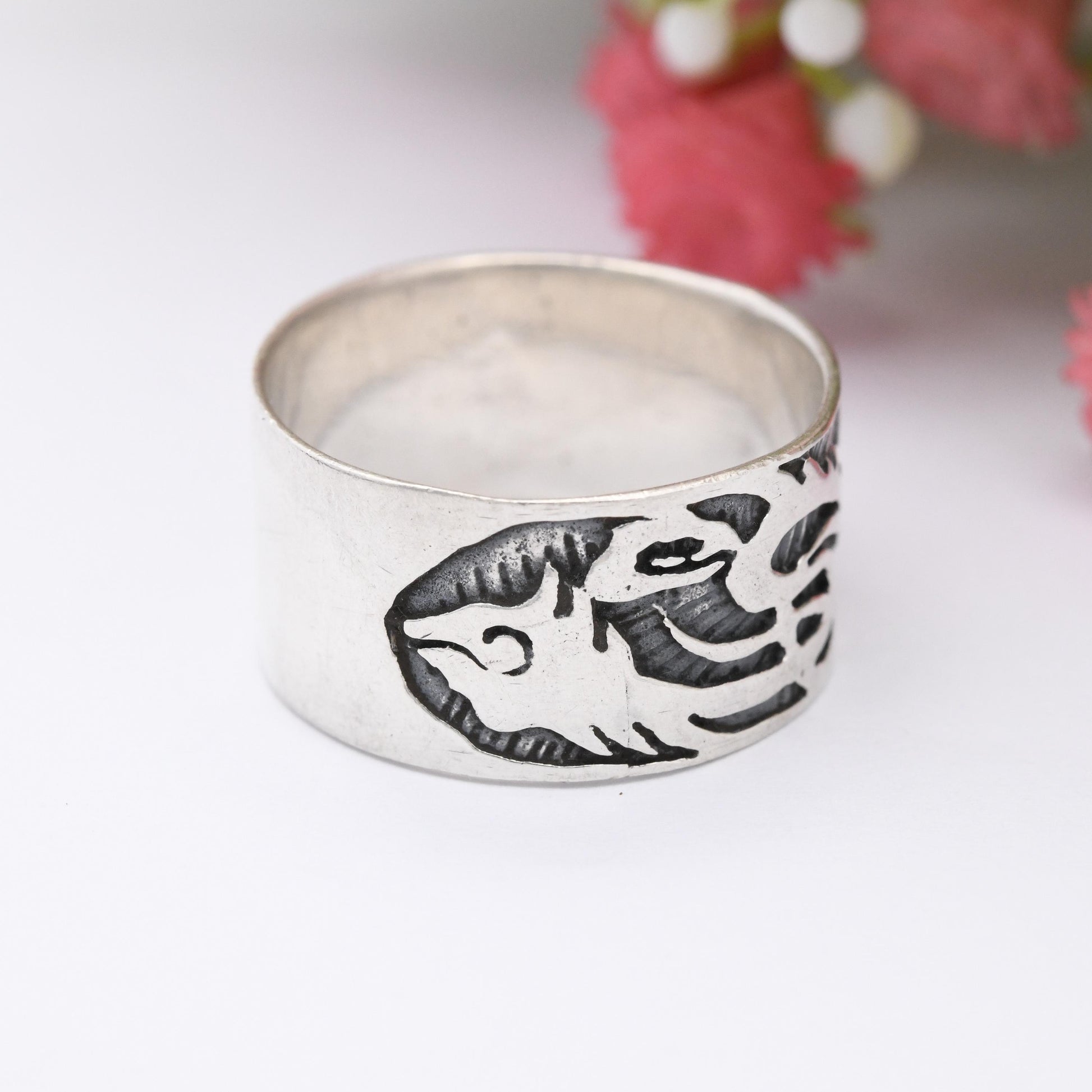 Vintage Sterling Silver Chinese Dragon Band Ring - Chunky Unisex Silver Wide Band | UK Size - S | US Size - 9