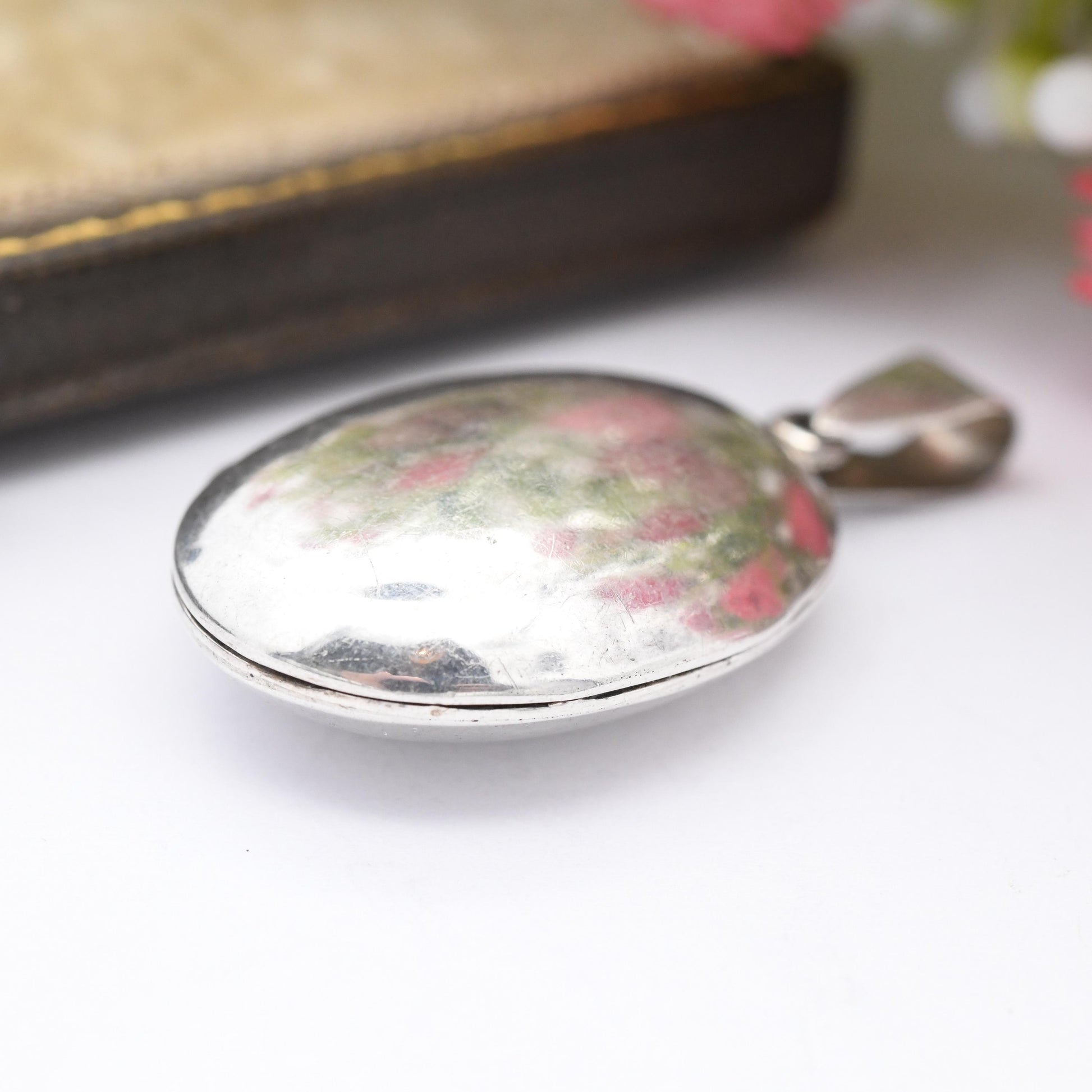 Vintage Plain Sterling Silver Locket Pendant - Minimal Oval Locket Necklace | Sentimental Silver Jewellery Gift for Her