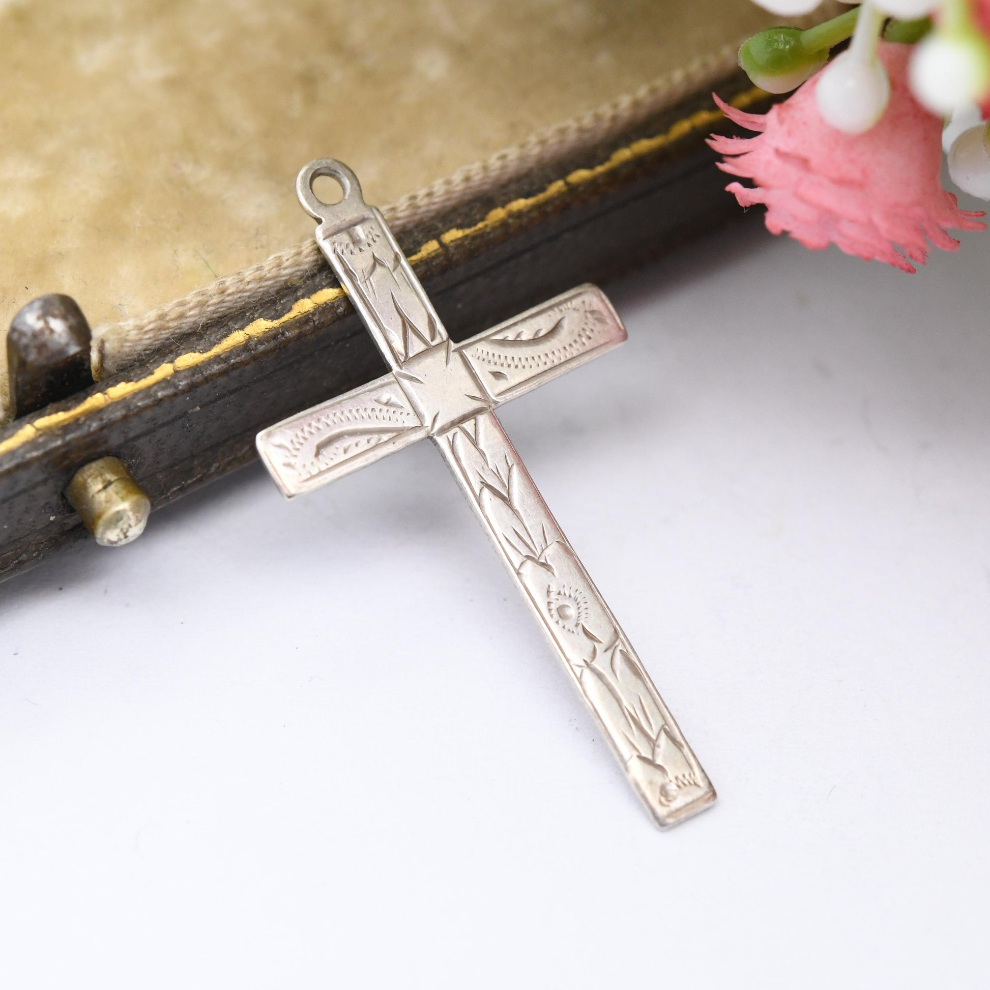 Vintage Sterling Silver Cross Pendant with Engraved Leaf and Flower Pattern - Sweet Christening Jewellery Gift Present for Christian