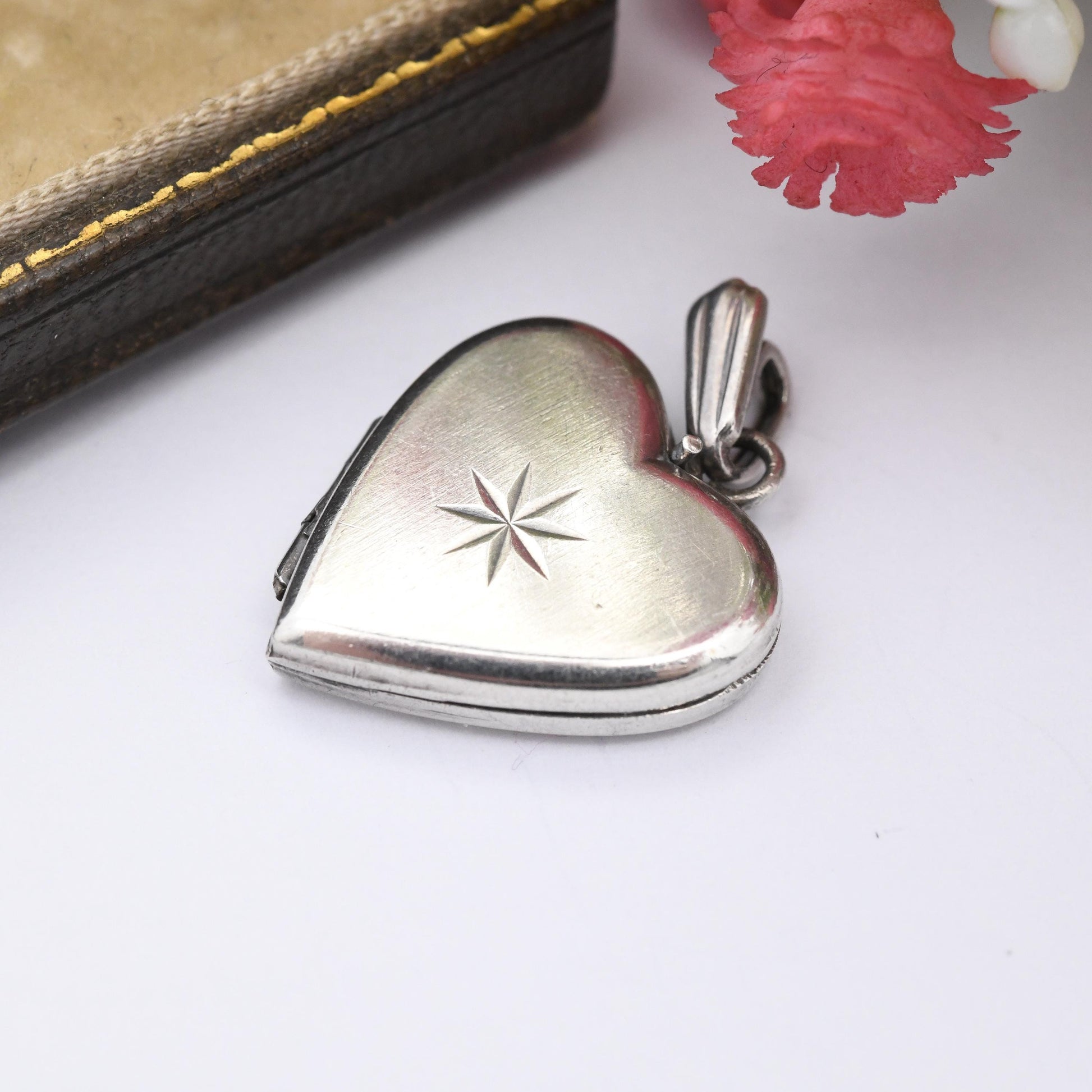 Vintage Sterling Silver Heart Locket Pendant with Star Design - Minimal Love Heart Shape Locket Pretty Gift for Her | Mid-Century Jewellery