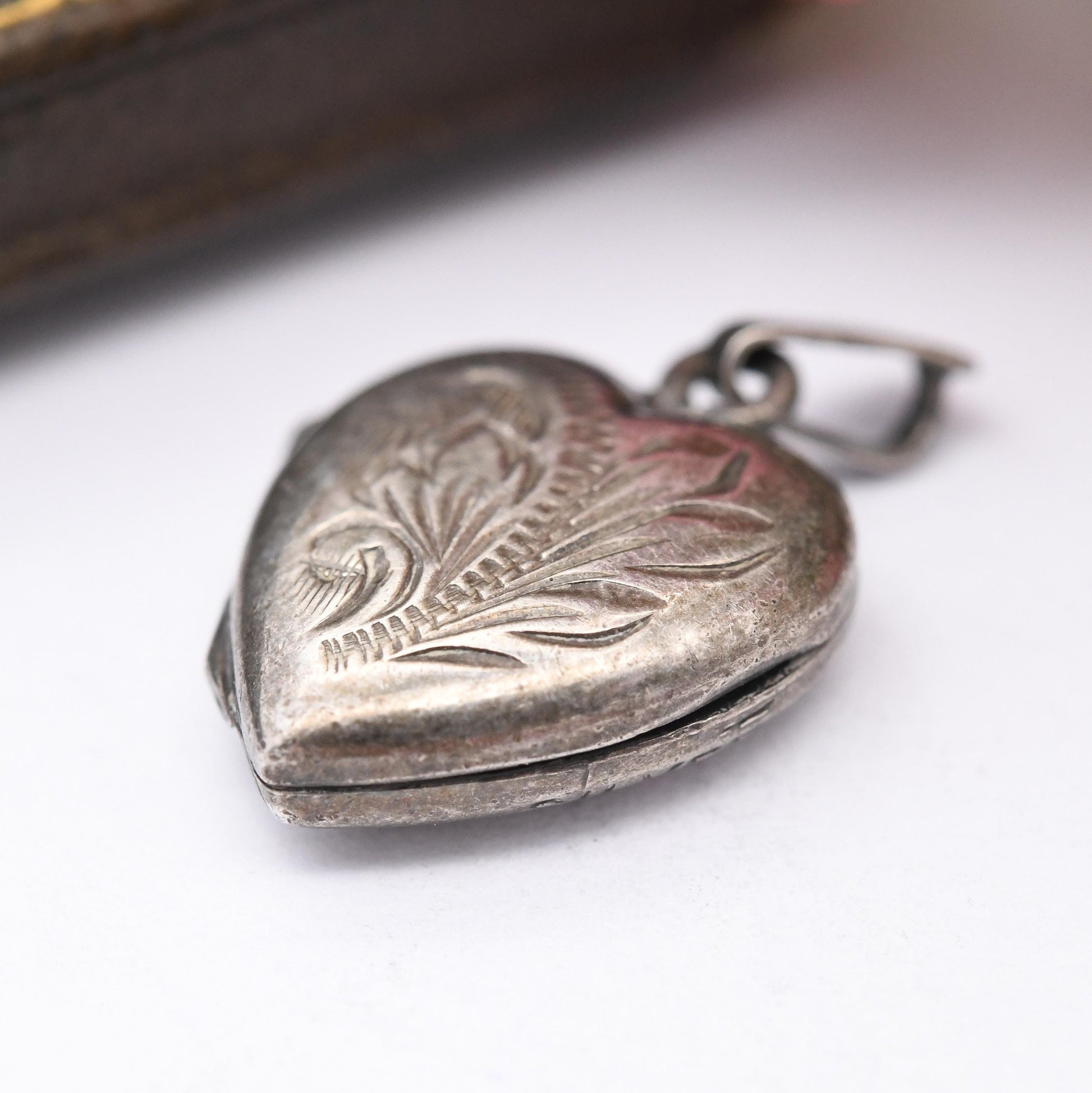 Vintage Sterling Silver Heart Locket Pendant with Engraved Leaf Design - Small Love Heart Shape Locket Charm Pretty Gift for Her