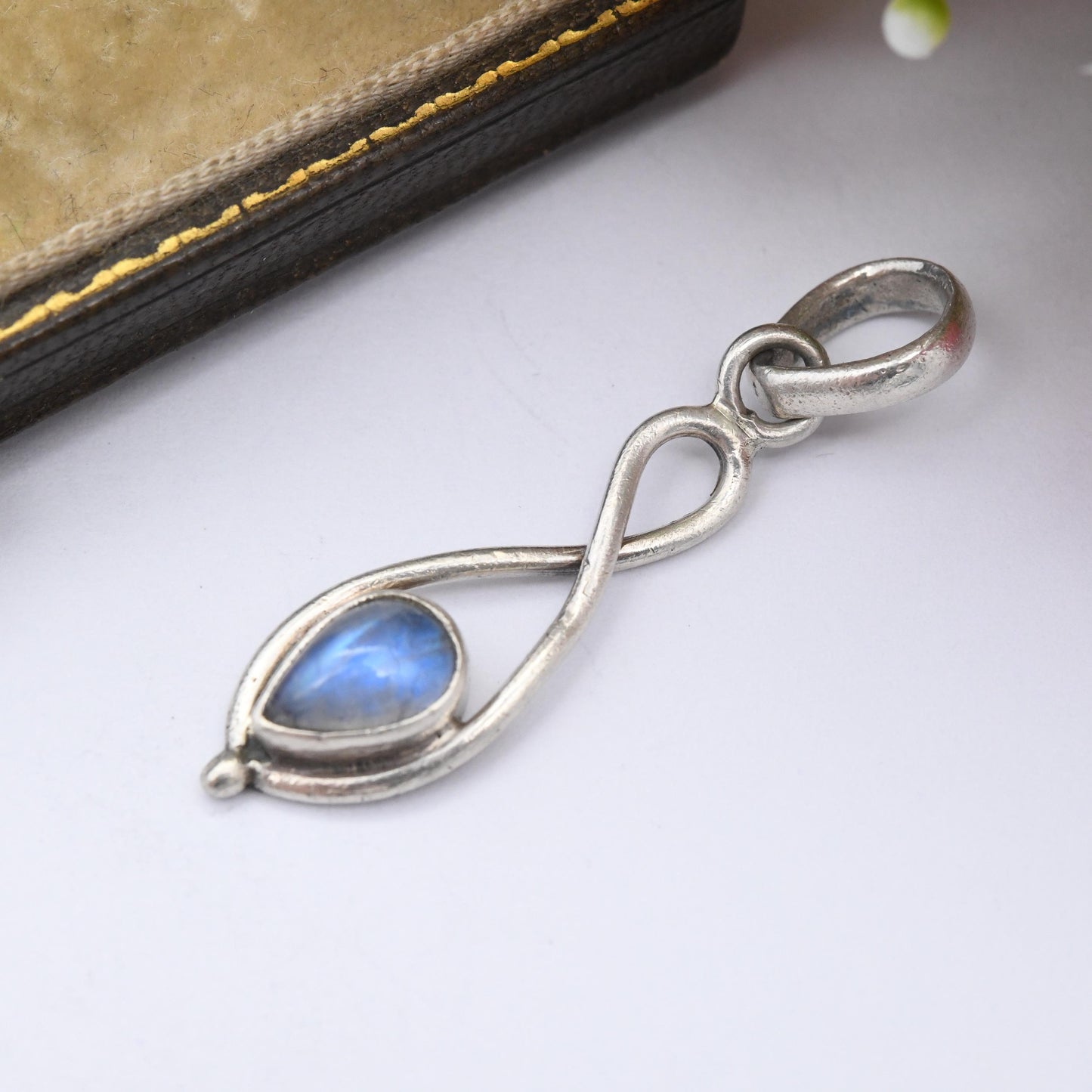 Vintage Sterling Silver Labradorite Pendant with Teardrop Gemstone - Minimalist Crossed Silver Wire Design