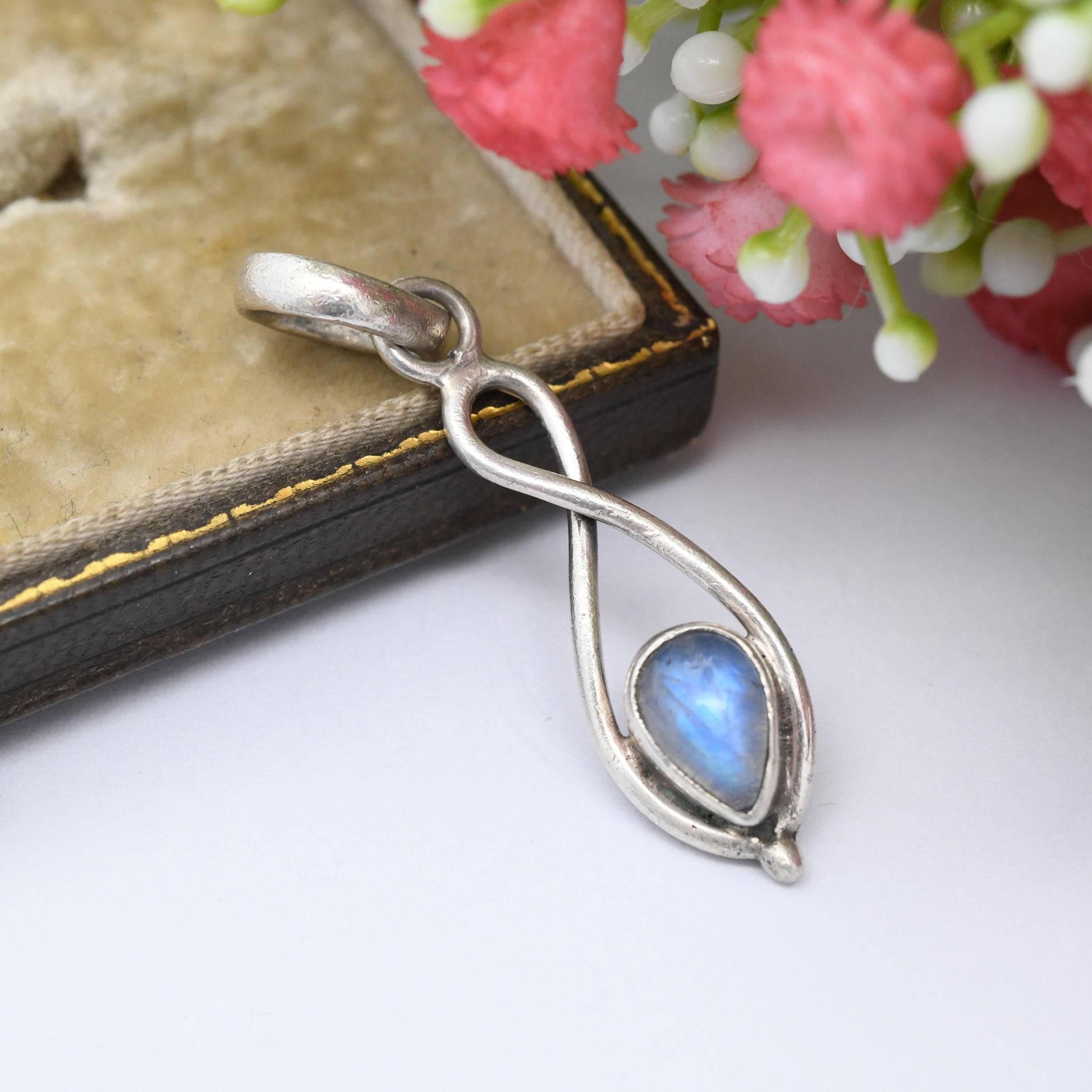 Vintage Sterling Silver Labradorite Pendant with Teardrop Gemstone - Minimalist Crossed Silver Wire Design