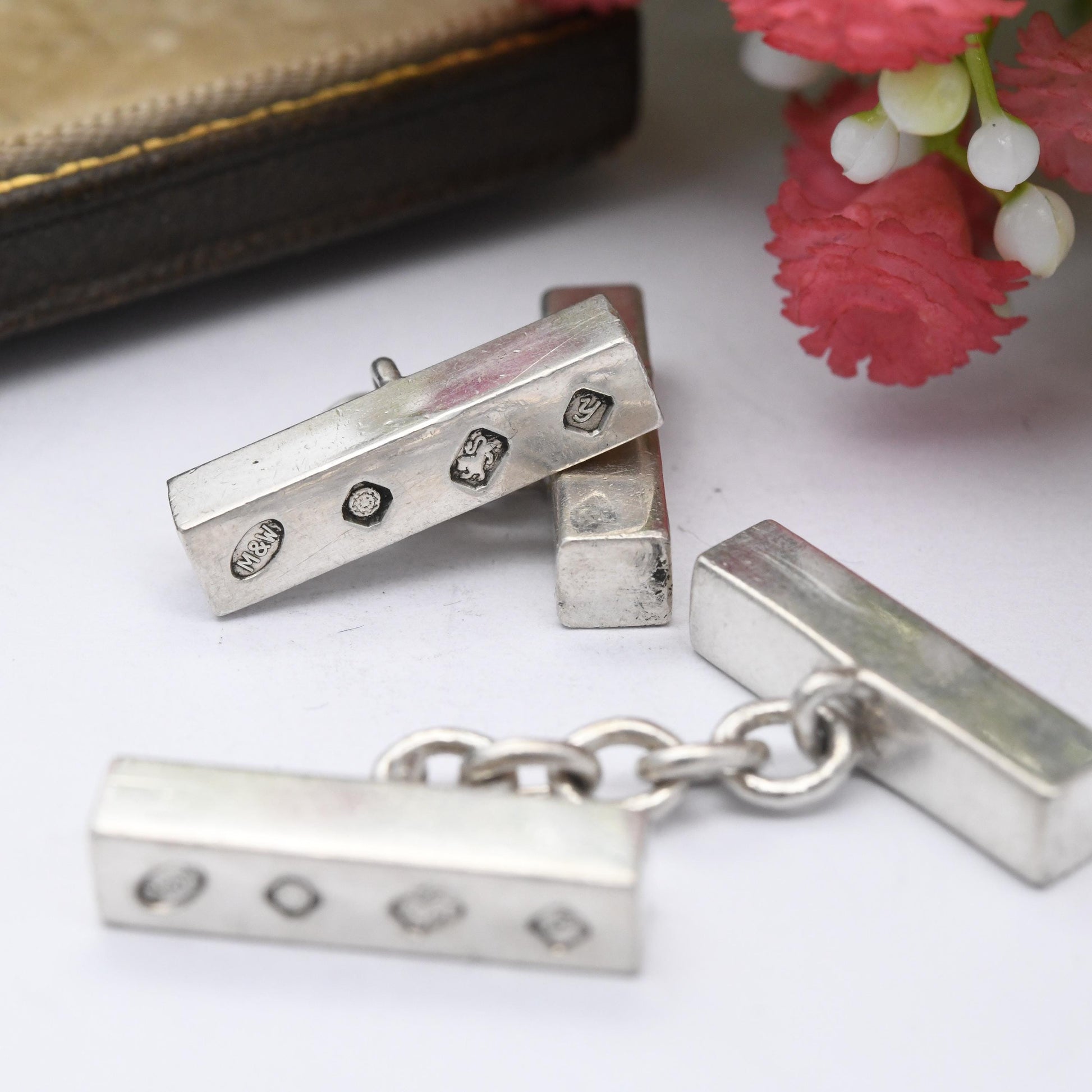Mappin and Webb Vintage Sterling Silver Hallmark Cufflinks 1998 - Bar and Chain | Quality Minimal Luxury Jewellery Gift for Him | M&W Mark