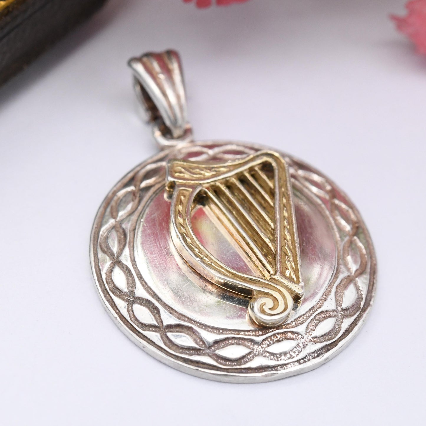 Vintage Celtic Harp Sterling Silver Pendant Necklace - Gold Plated Cláirseach Clàrsach Telyn | Knot Border | Souvenir Gift Necklace Charm