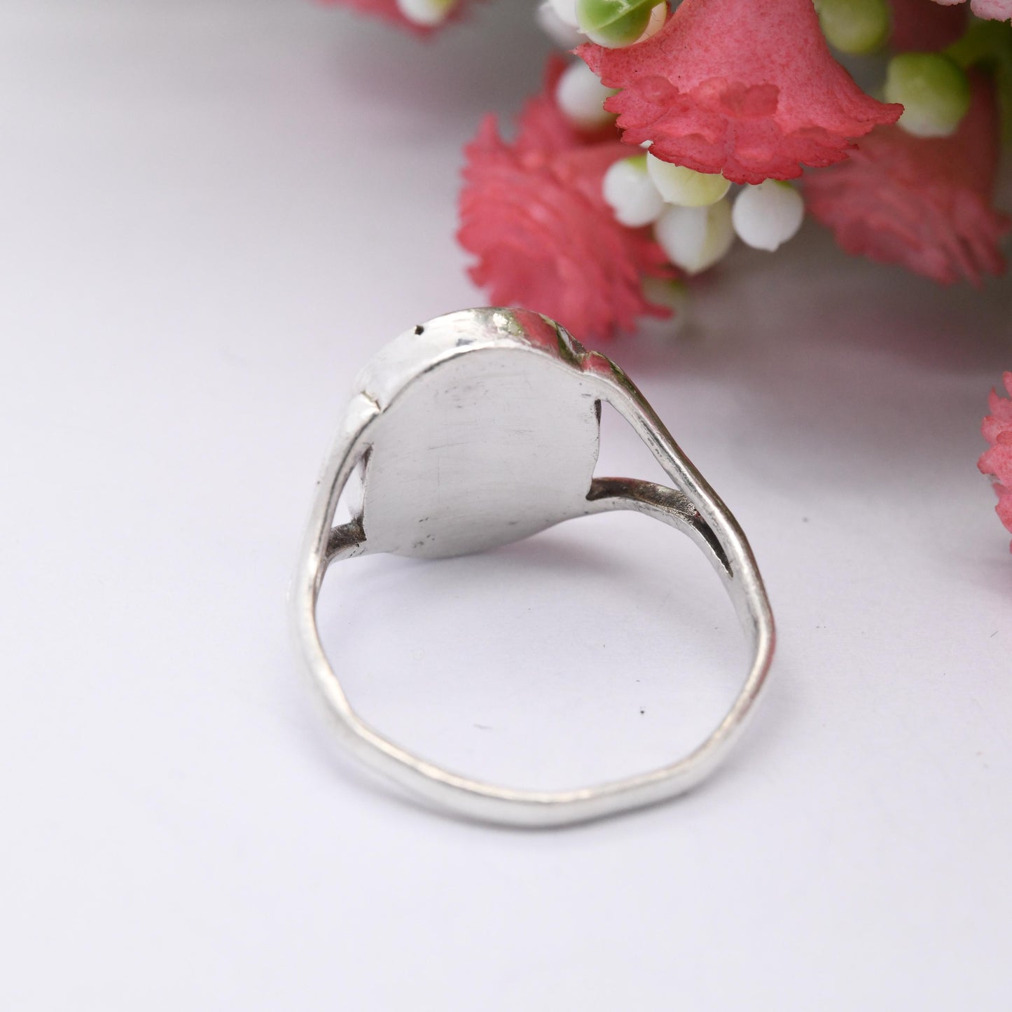 Vintage Sterling Silver Mother of Pearl Ring - Large Oval Circle White Stone Ring | UK Size - L | US Size - 5 3/4