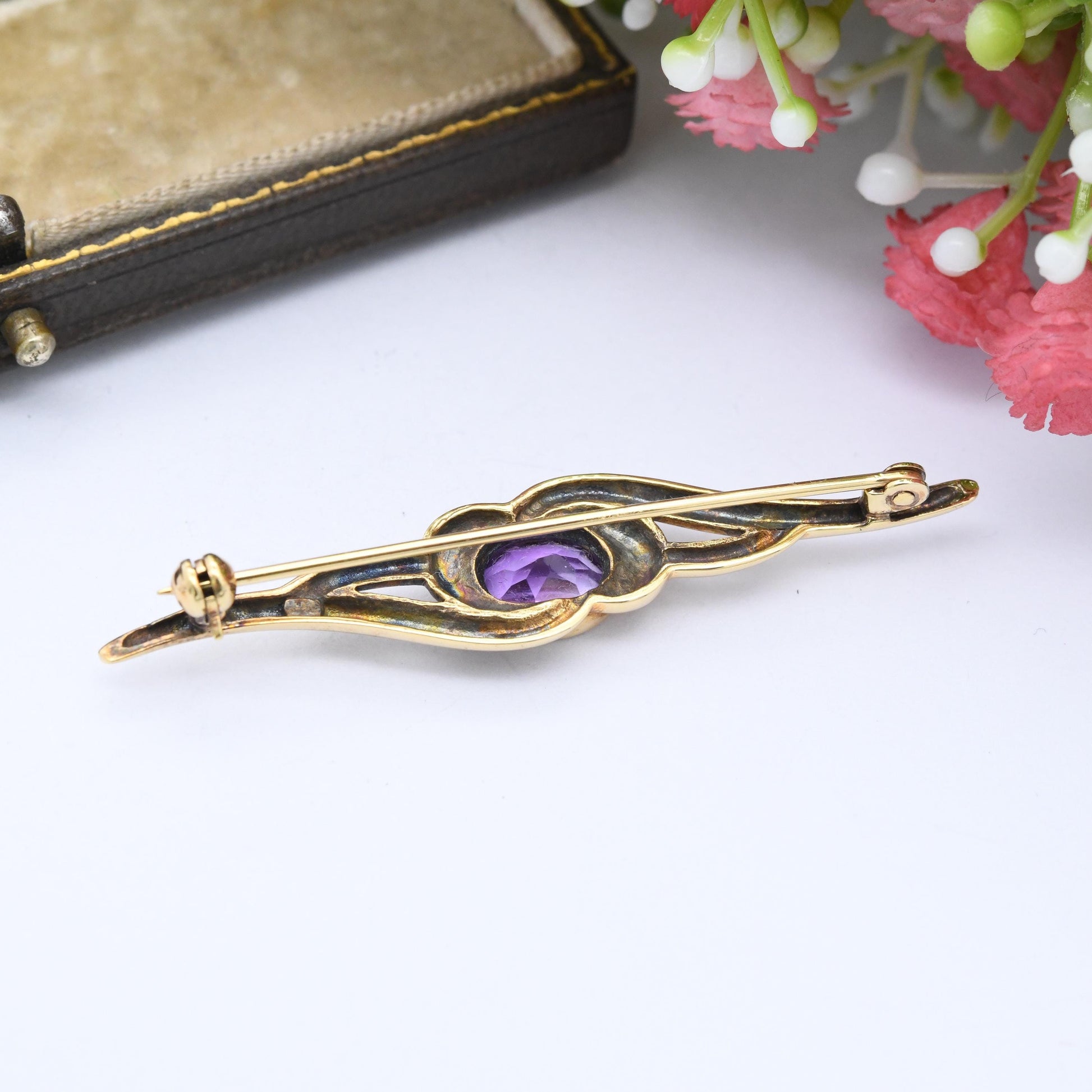 Vintage 9ct Gold Amethyst Bar Brooch 1979 - Minimal Solid Gold Twist Bar Brooch Large Solitaire Faceted Purple Gemstone Pretty Gift for Her