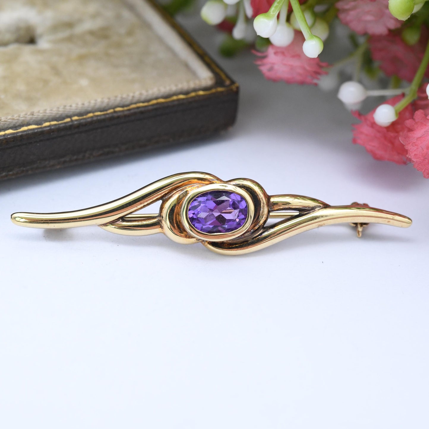 Vintage 9ct Gold Amethyst Bar Brooch 1979 - Minimal Solid Gold Twist Bar Brooch Large Solitaire Faceted Purple Gemstone Pretty Gift for Her