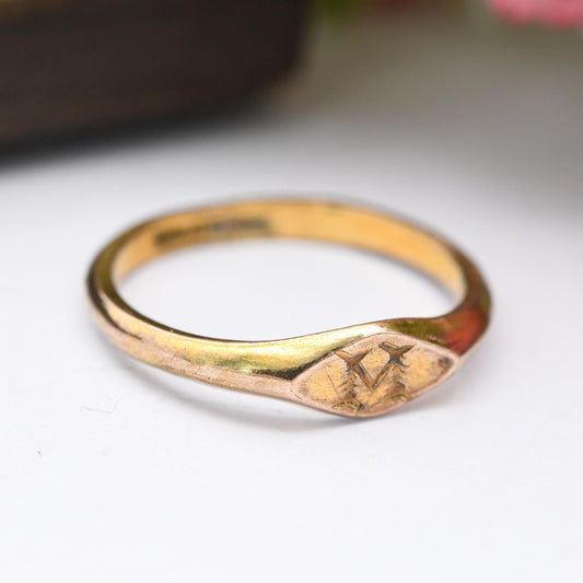 Vintage Gold Shell Signet Ring Engraved Letter M - Small Initial Pinkie Ring | True Vintage Gift c. 1950s | UK Size - H | US Size - 3 3/4