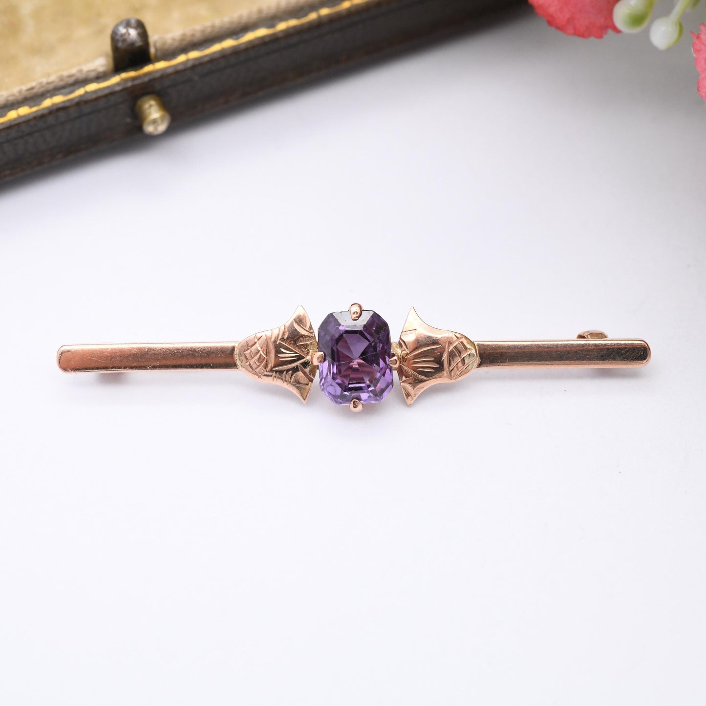 Vintage 9ct Gold Thistle Gemstone Bar Brooch - True Vintage Scottish Flower Design Solitaire Faceted Purple Gemstone Pretty Gift for Her