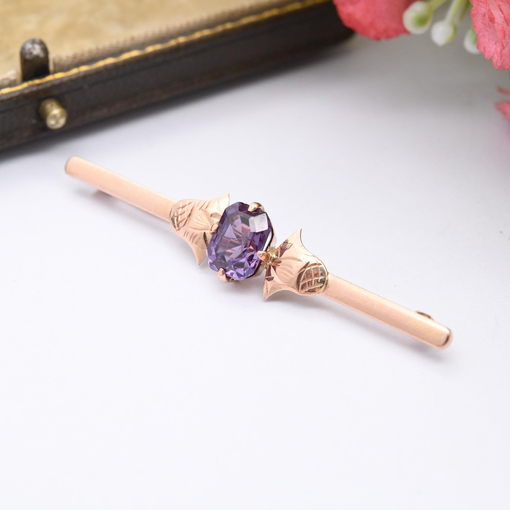 Vintage 9ct Gold Thistle Gemstone Bar Brooch - True Vintage Scottish Flower Design Solitaire Faceted Purple Gemstone Pretty Gift for Her
