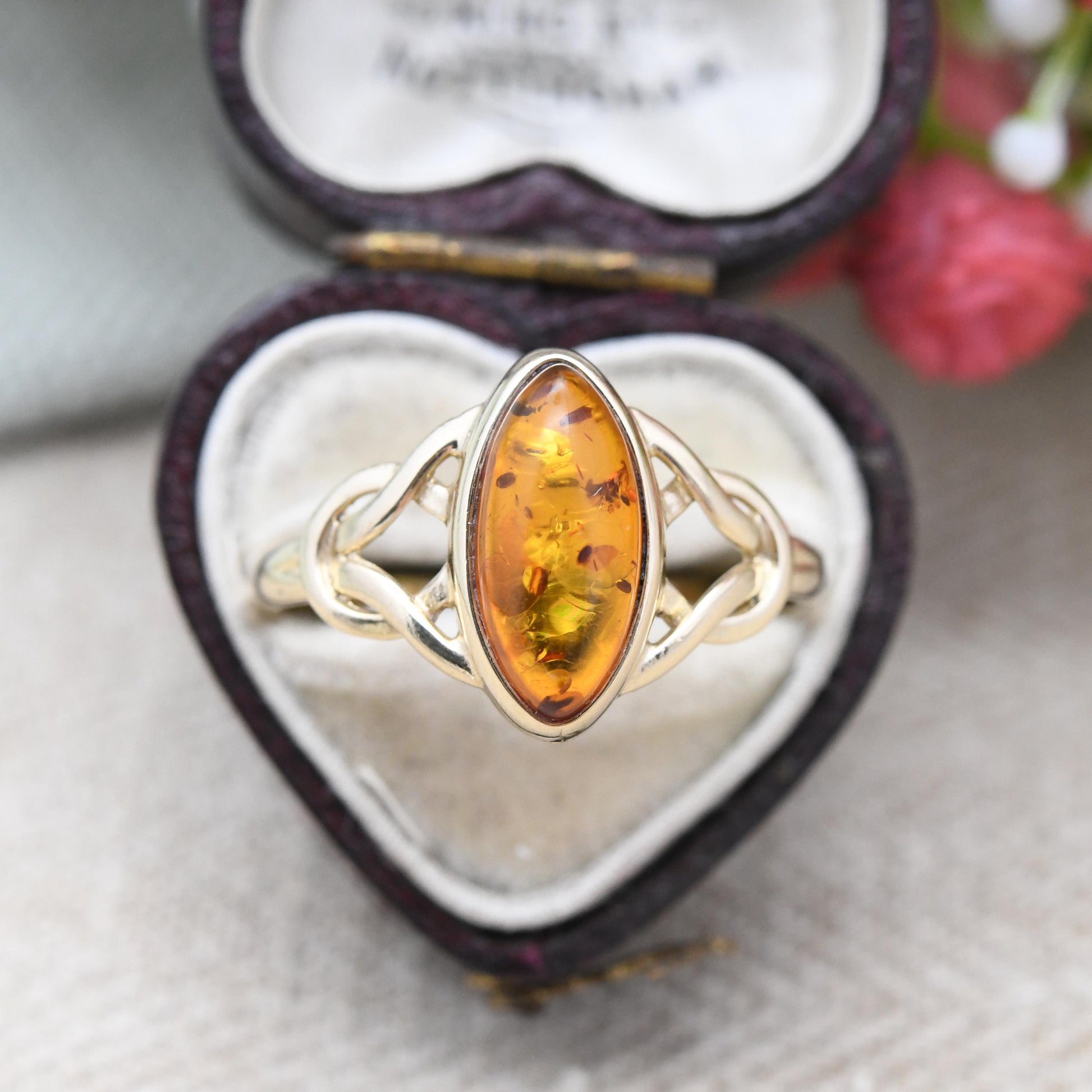 Vintage 9ct Gold Amber Ring with Celtic Knot - Pretty Twists Elven Style | Large Size Orange Solitaire | UK Size - V 1/2 | US Size - 10 3/4