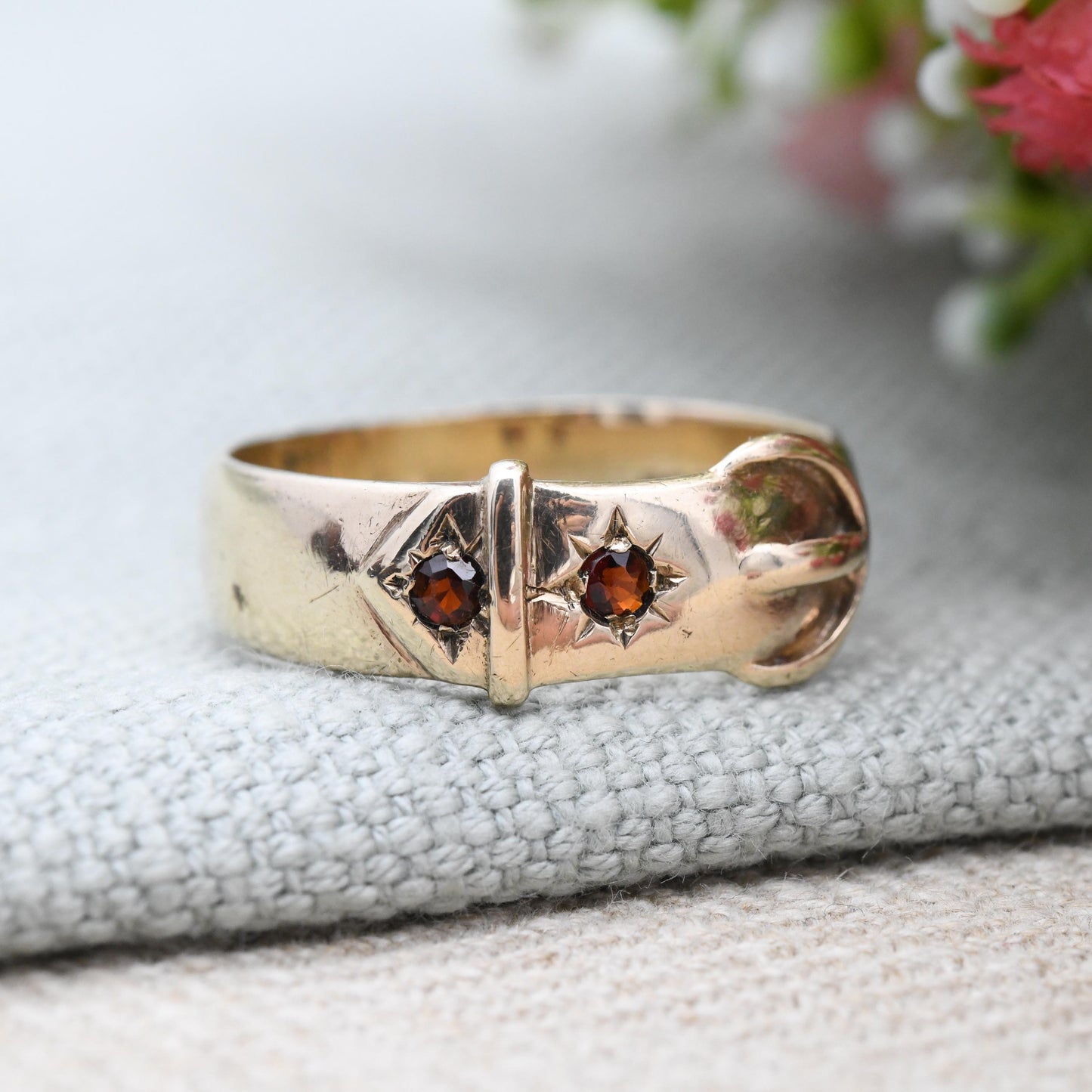 Vintage 9ct Gold Garnet Buckle Ring 1968 - Large Gemstone Unisex Gold Band Gift for Men Middle Finger | UK Size - Z 1/2 | US Size - 12 3/4