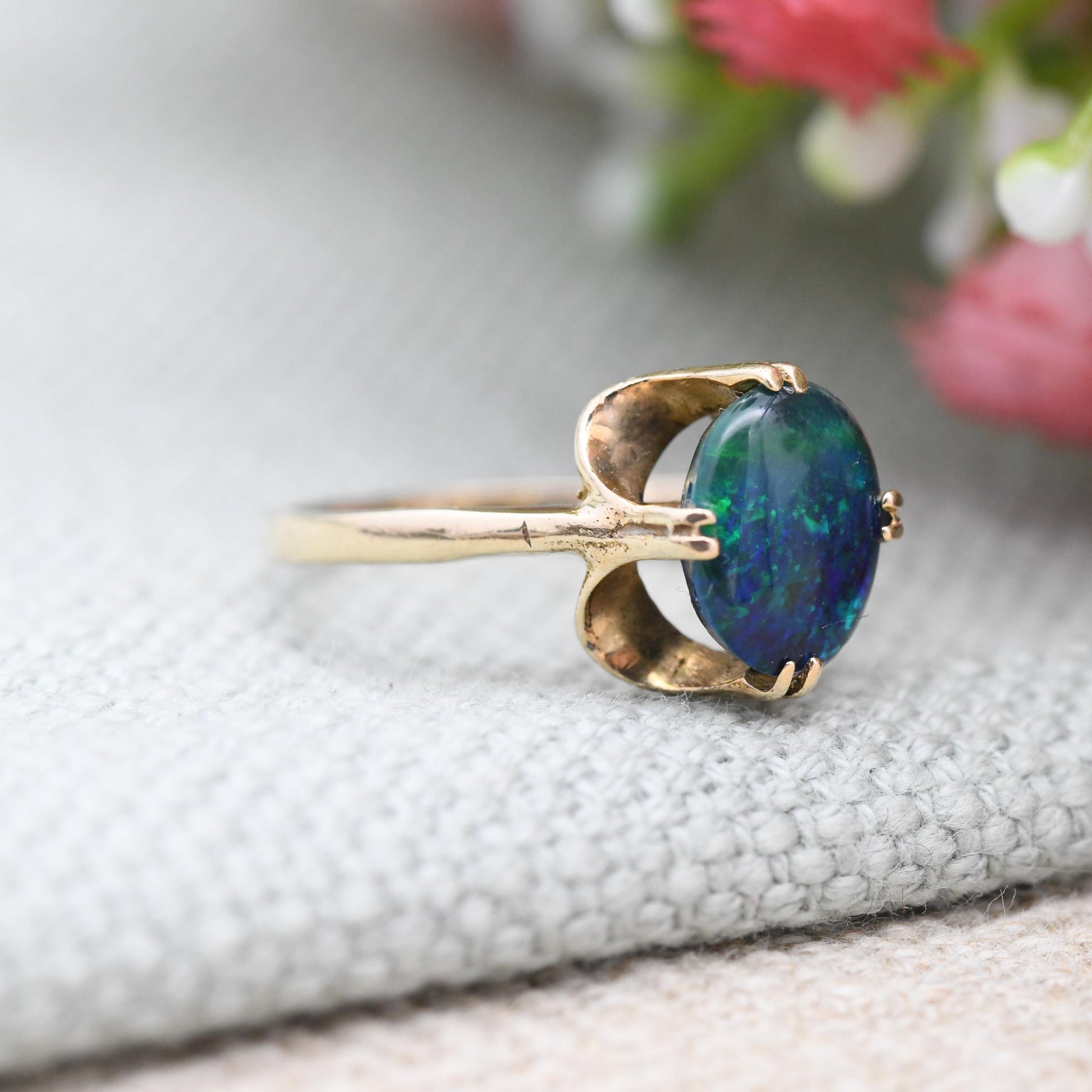 Vintage 9ct Gold Black Opal Triplet Ring 1979 - Deep Blue Green Opal Pretty Solitaire | Mid-Century 1970s | UK Size - L | US Size - 5 3/4