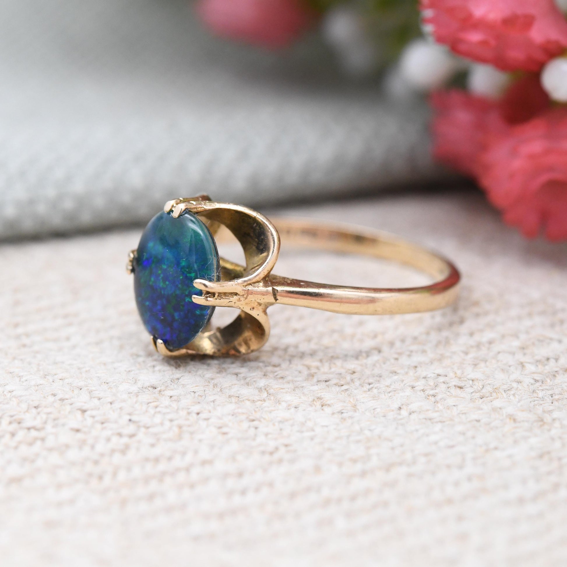 Vintage 9ct Gold Black Opal Triplet Ring 1979 - Deep Blue Green Opal Pretty Solitaire | Mid-Century 1970s | UK Size - L | US Size - 5 3/4