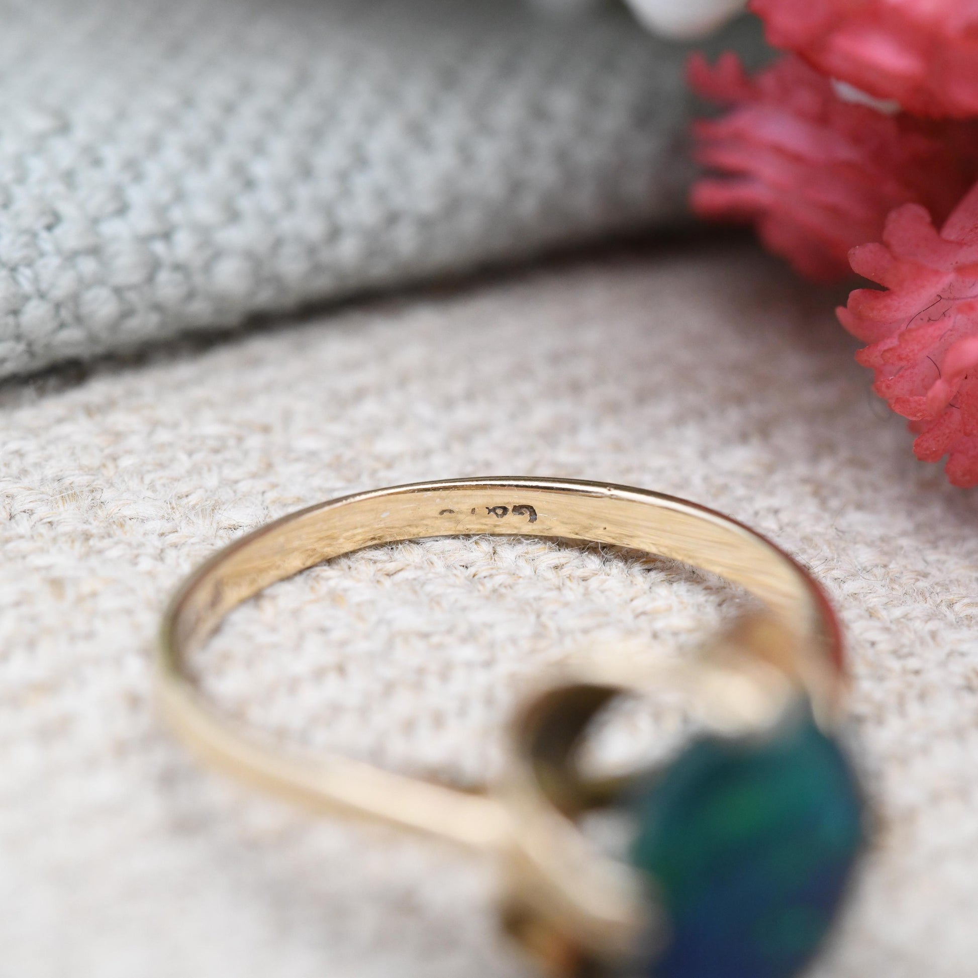 Vintage 9ct Gold Black Opal Triplet Ring 1979 - Deep Blue Green Opal Pretty Solitaire | Mid-Century 1970s | UK Size - L | US Size - 5 3/4