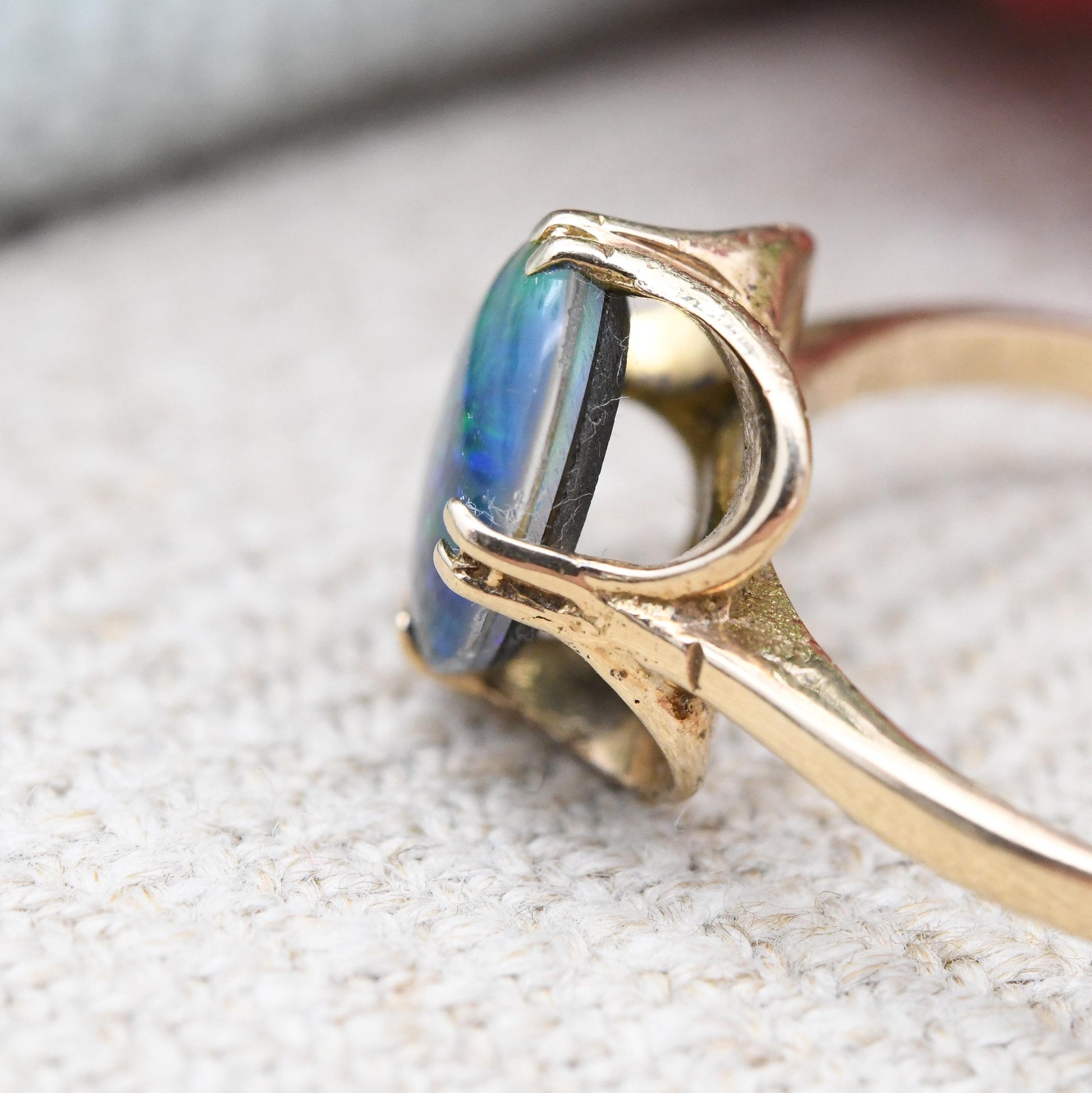 Vintage 9ct Gold Black Opal Triplet Ring 1979 - Deep Blue Green Opal Pretty Solitaire | Mid-Century 1970s | UK Size - L | US Size - 5 3/4