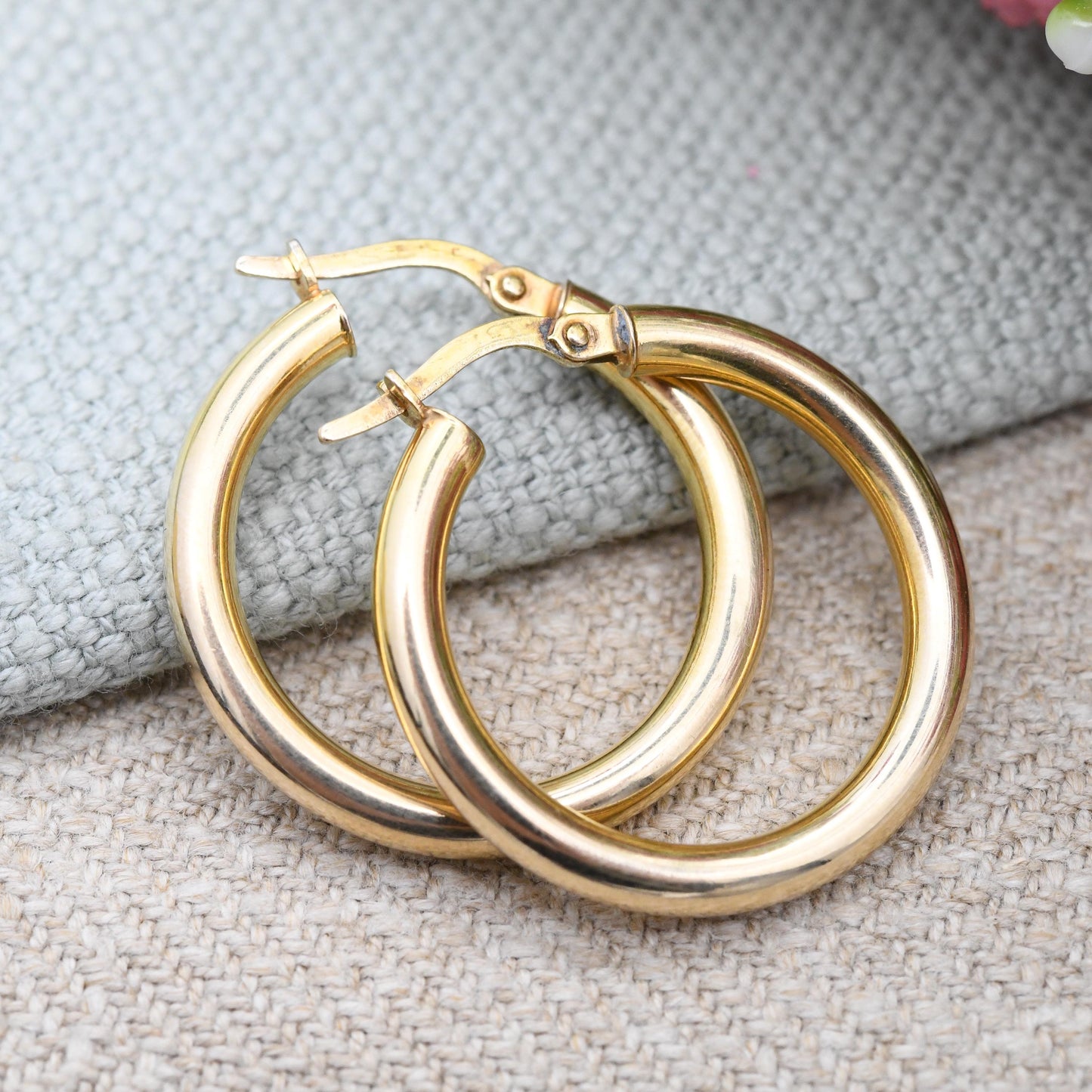 Vintage 9ct Gold Hoop Earrings by Unoaerre - Italian Designer Circle Hoops | Minimal Everyday Plain Round Hoops