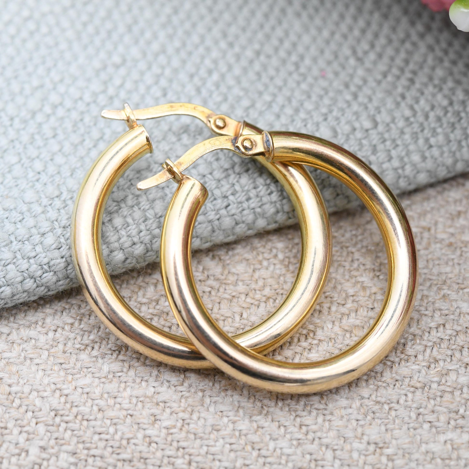 Vintage 9ct Gold Hoop Earrings by Unoaerre - Italian Designer Circle Hoops | Minimal Everyday Plain Round Hoops