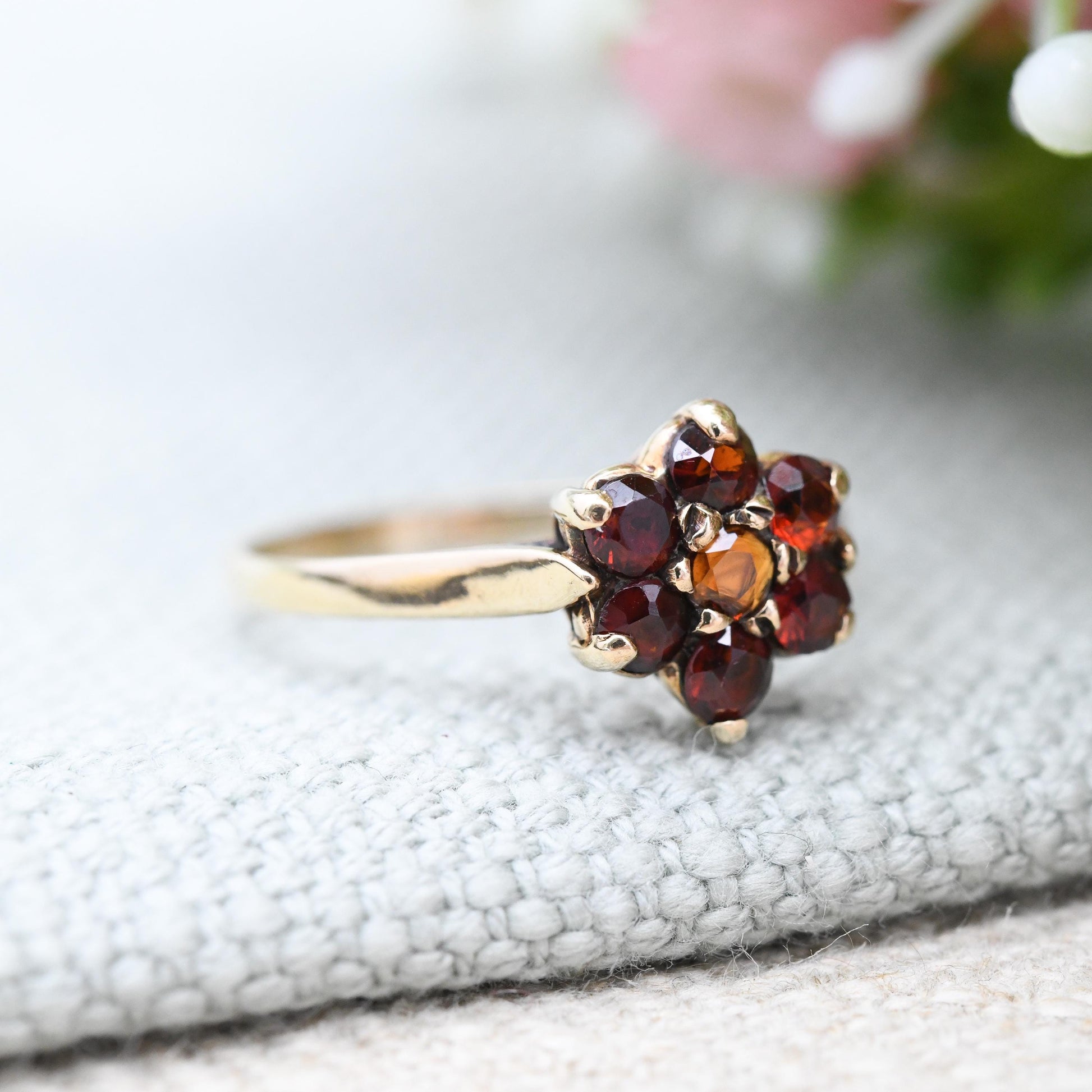 Vintage 9ct Gold Garnet Flower Ring 1975 - Mid-Century Floral Style Cocktail Red Gemstones Pretty Gift | UK Size - O 1/2 | US Size - 7 1/4