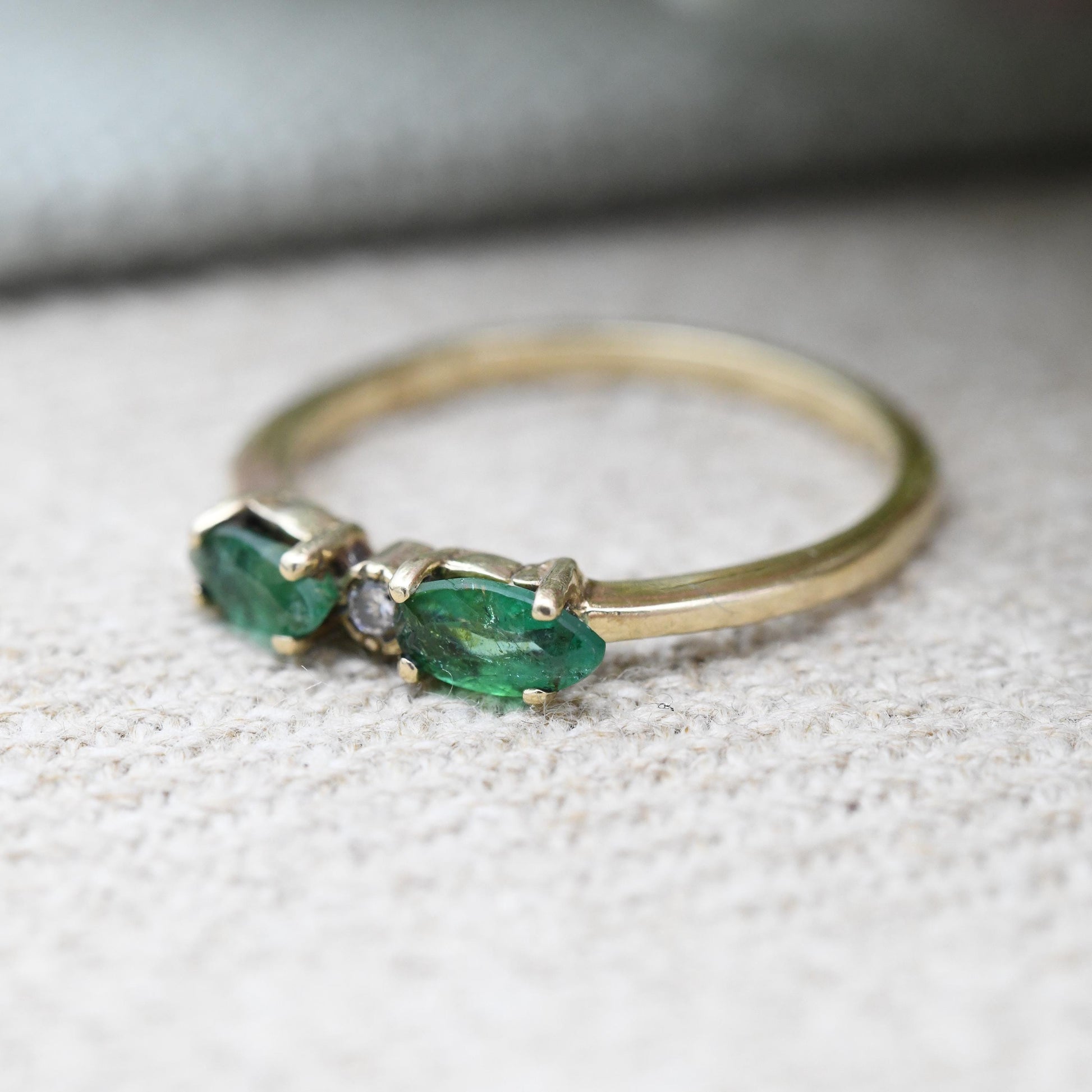 Vintage 14ct Gold Emerald and Diamond Ring - Green Gemstone Stacking Ring | Unusual Vintage Gold Jewellery Gift | UK Size - M | US Size - 6