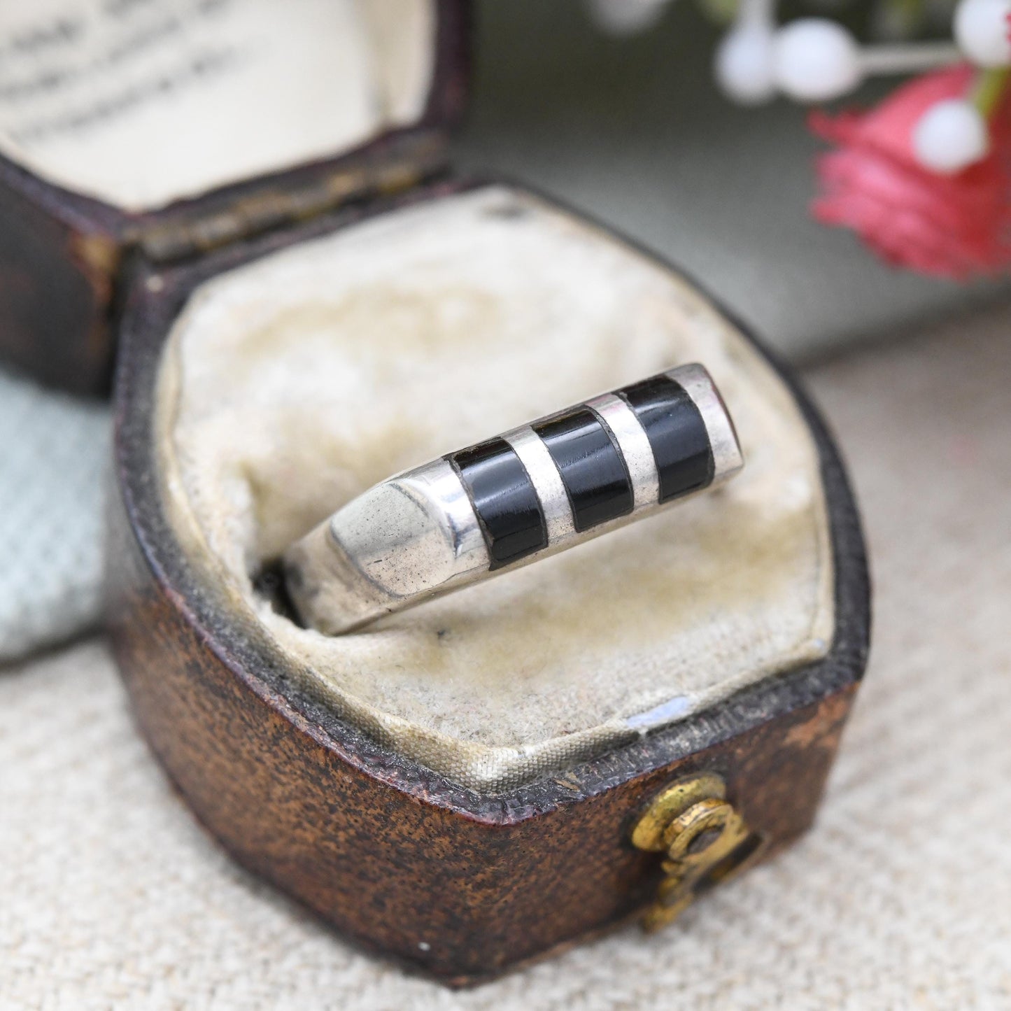 Vintage Sterling Silver Onyx Ring with Flush Striped Design - Modernist Black Gemstone Unisex Jewellery | UK Size - L | US Size - 5 3/4