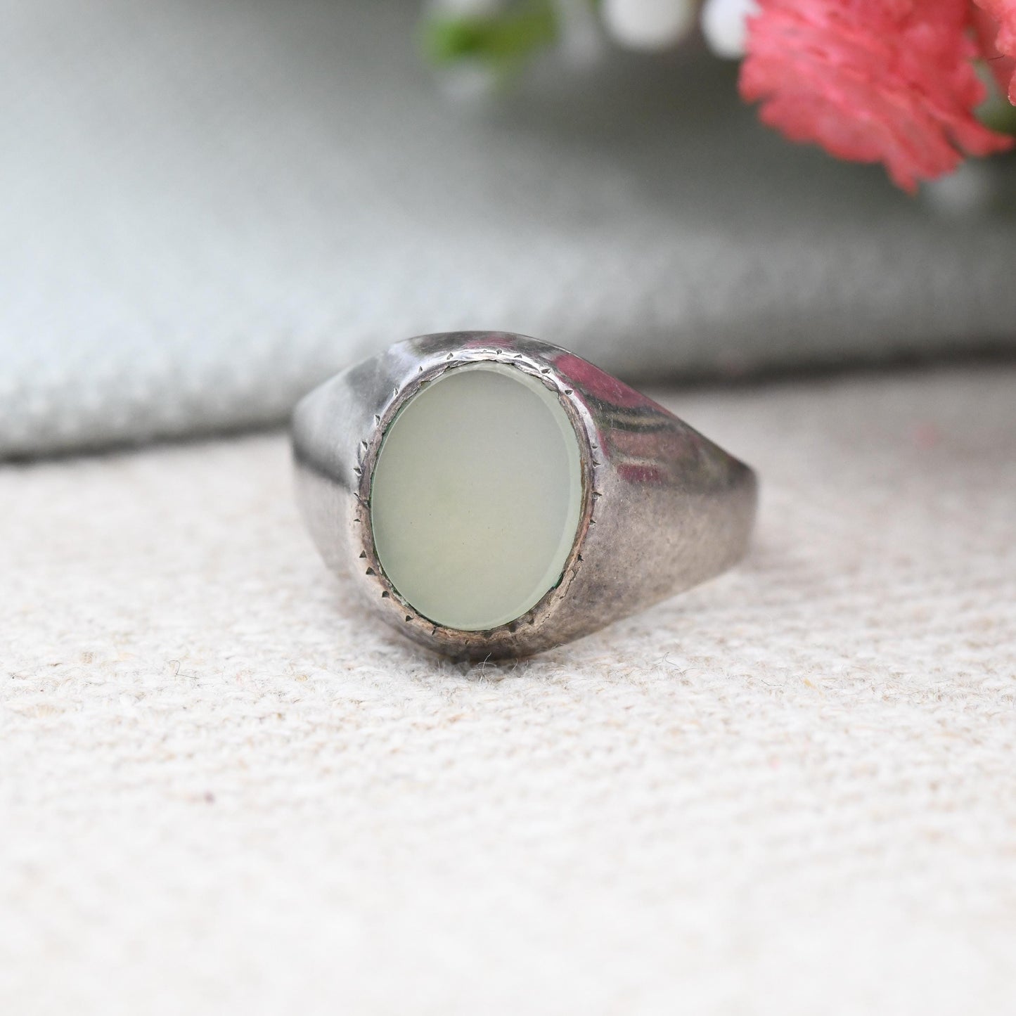 Vintage Sterling Silver Green Gemstone Signet Ring - Unisex Oval Pale Stone Ring | Minimal Unisex Ring | UK Size - M 1/2 | US Size - 6 1/4