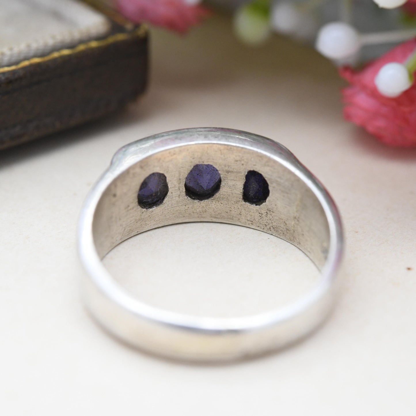 Vintage Sterling Silver Iolite Gypsy Ring Three Stone Trilogy - Chunky Gemstone Ring Deep Purple Oval | UK Size - Q | US Size - 8