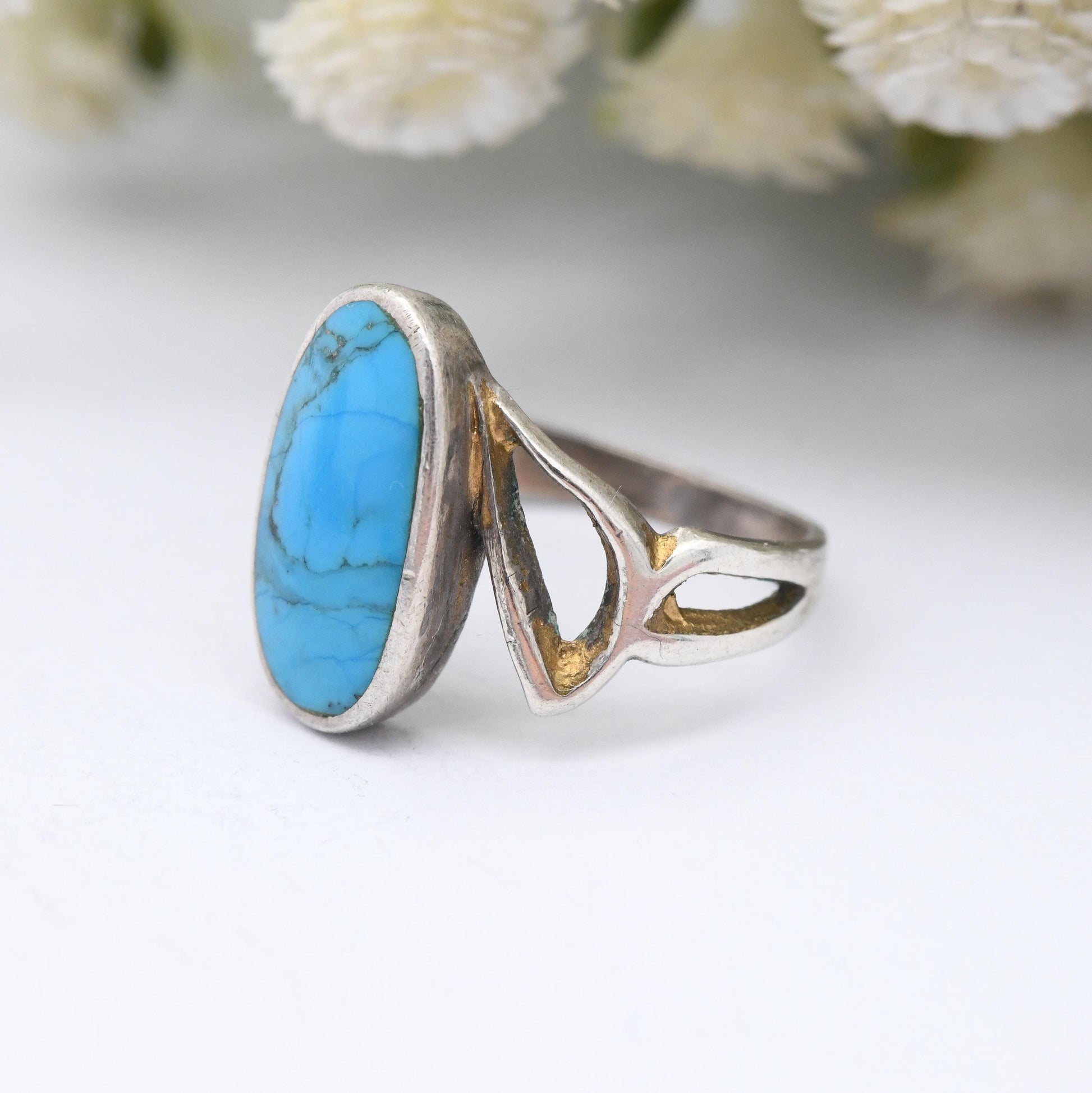 Vintage Sterling Silver Turquoise Ring - Oval Cabochon Openwork Modernist Shoulders Blue Stone WK | UK Size - K 1/2 | US Size - 5 1/2