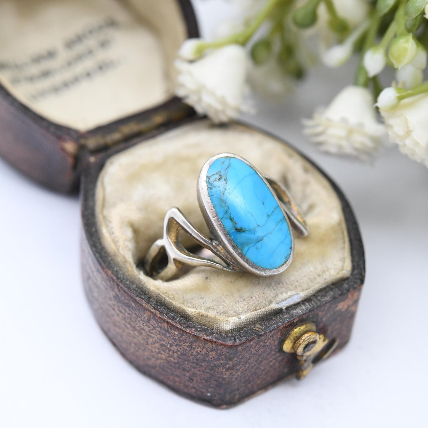 Vintage Sterling Silver Turquoise Ring - Oval Cabochon Openwork Modernist Shoulders Blue Stone WK | UK Size - K 1/2 | US Size - 5 1/2