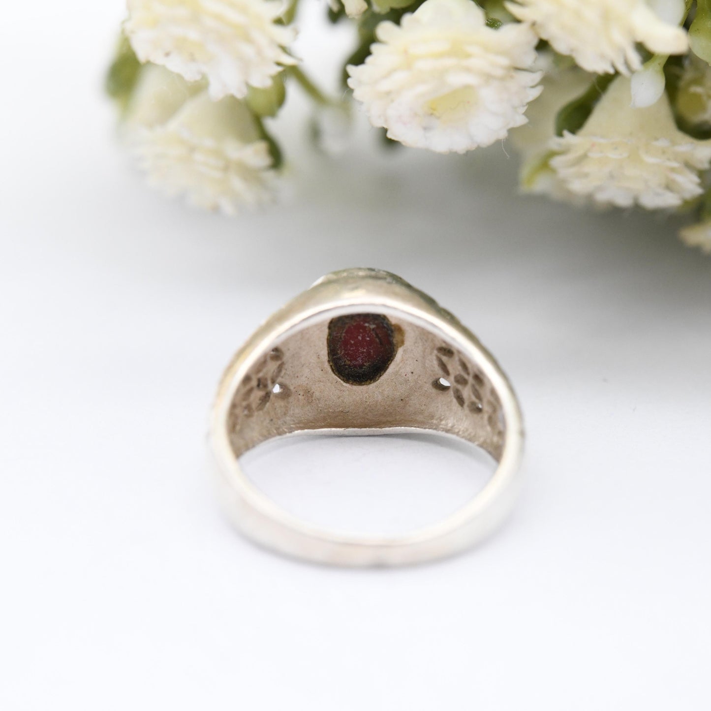 Vintage Silver Red Jasper Signet Ring with Cut Out Shoulders - Small Chunky Mid-Century Red Stone Statement | UK Size - I | US Size - 4 1/4