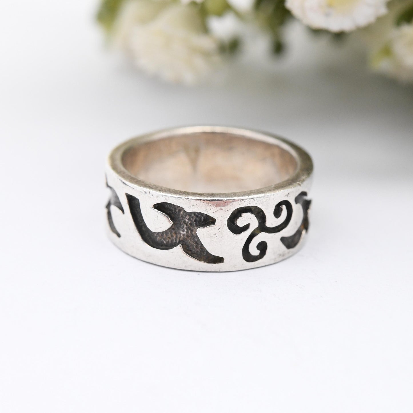 Vintage Sterling Silver Band Ring with Indented Patten - Chunky Unisex Solid Silver Jewellery Gift | UK Size - K 1/2 | US Size - 5 1/2