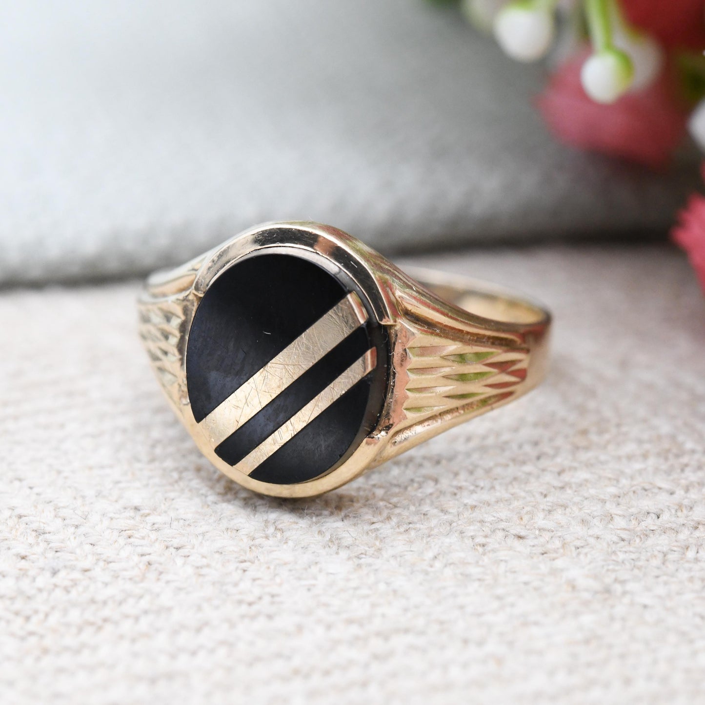 Vintage 9ct Gold Onyx Signet Ring 1989 with Gold Stripes - Unisex Gift for Him Mid-Century Textured | Large UK Size - T 1/2 US Size - 9 3/4