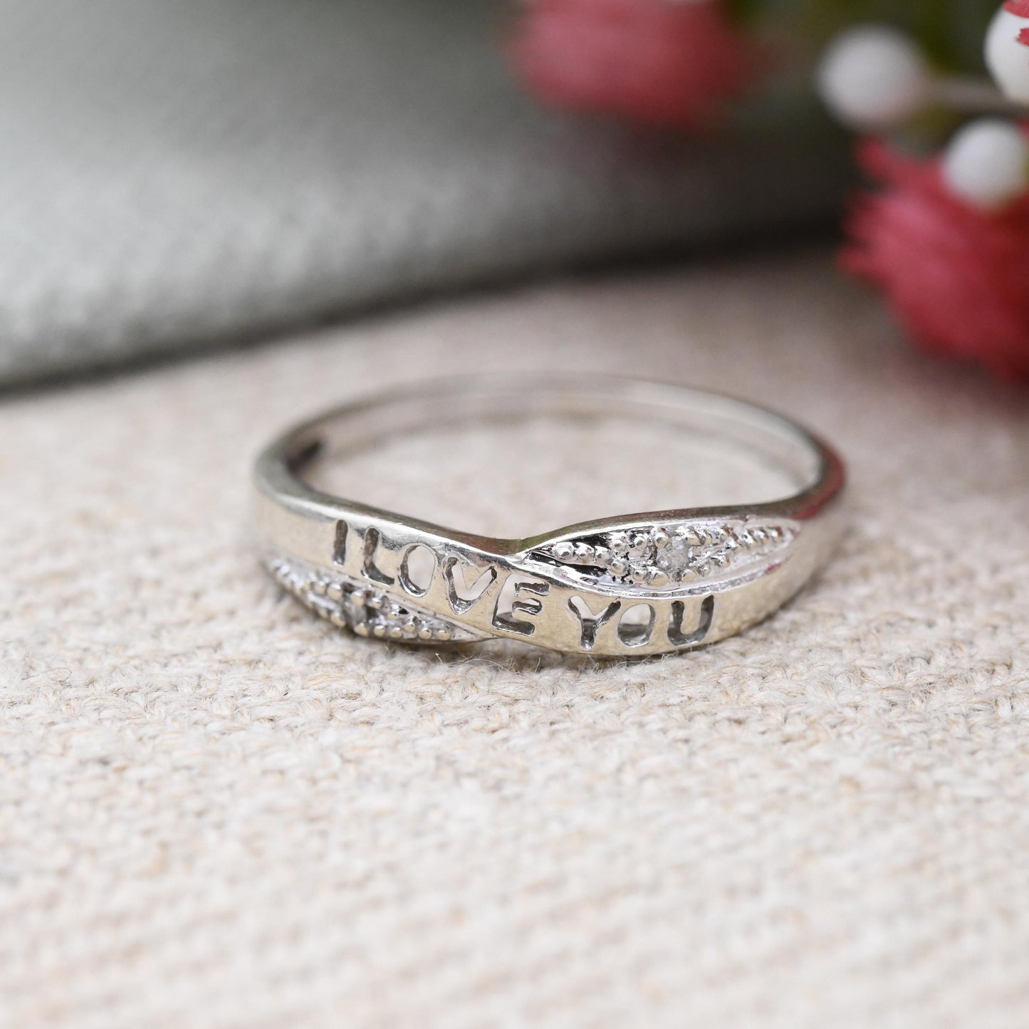 Vintage 9ct White Gold I Love You Ring with Diamond - Everyday Gold Jewellery Gift for Girlfriend Twist Band | UK Size - N | US Size - 6 3/4