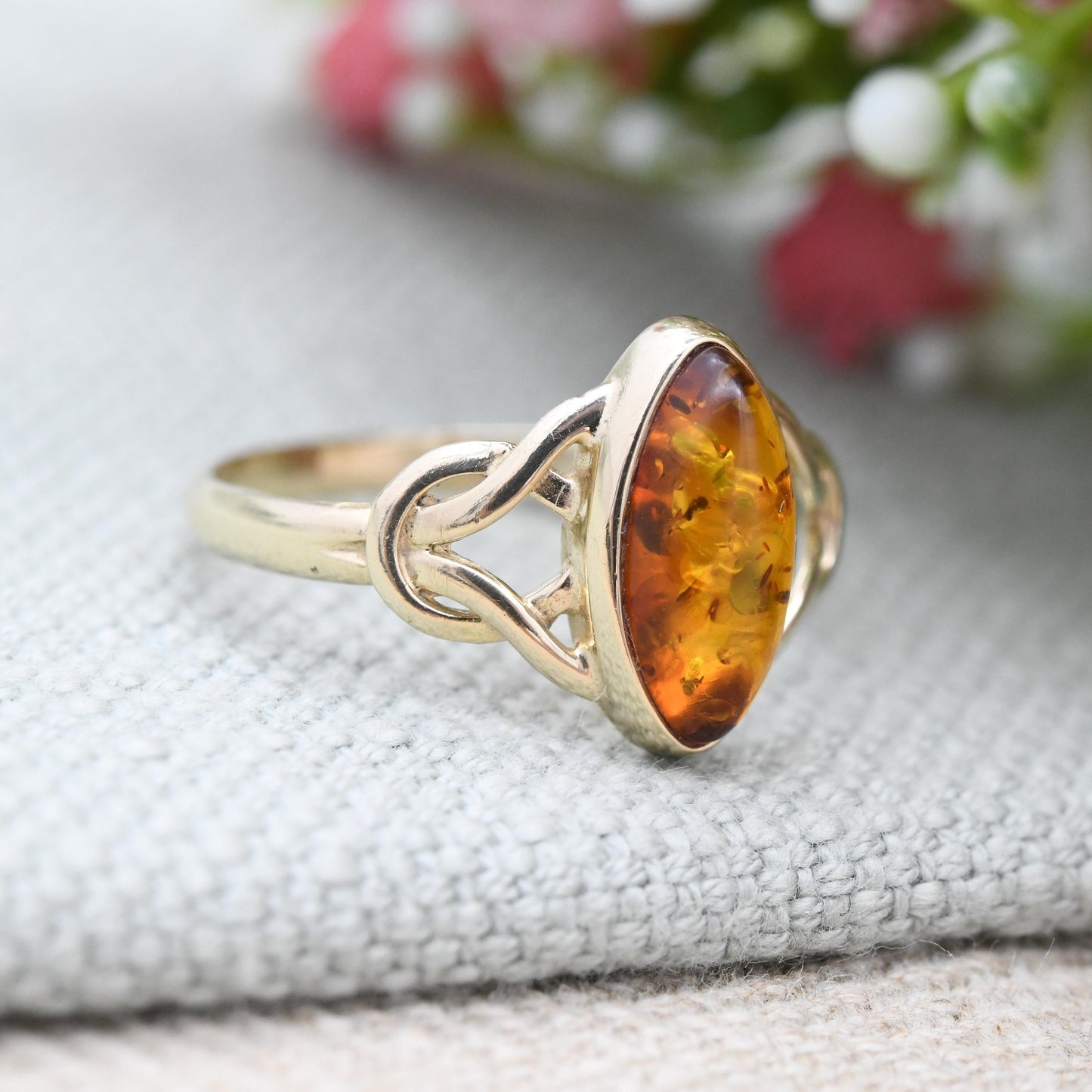 Vintage 9ct Gold Amber Ring with Celtic Knot - Pretty Twists Elven Style | Large Size Orange Solitaire | UK Size - V 1/2 | US Size - 10 3/4