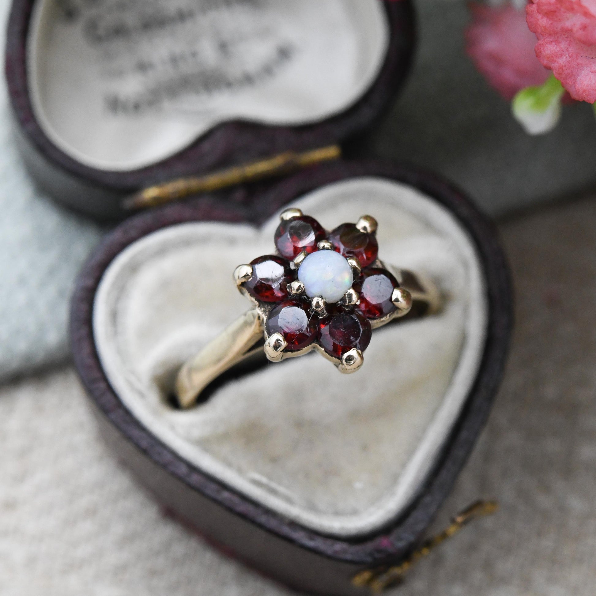 Vintage 9ct Gold Garnet Opal Flower Cluster Ring 1970 - Pretty Mid-Century Floral Ring Red White Gemstones | UK Size - M 1/2 US Size - 6 1/4