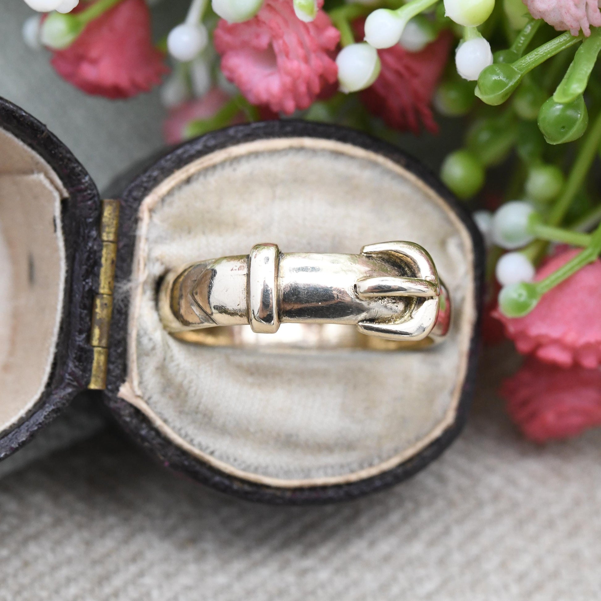 Vintage 9ct Gold Buckle Ring 1990 - Minimal Belt Band Victorian Style | Everyday Unisex Gold Jewellery | UK Size - T | US Size - 9 1/2