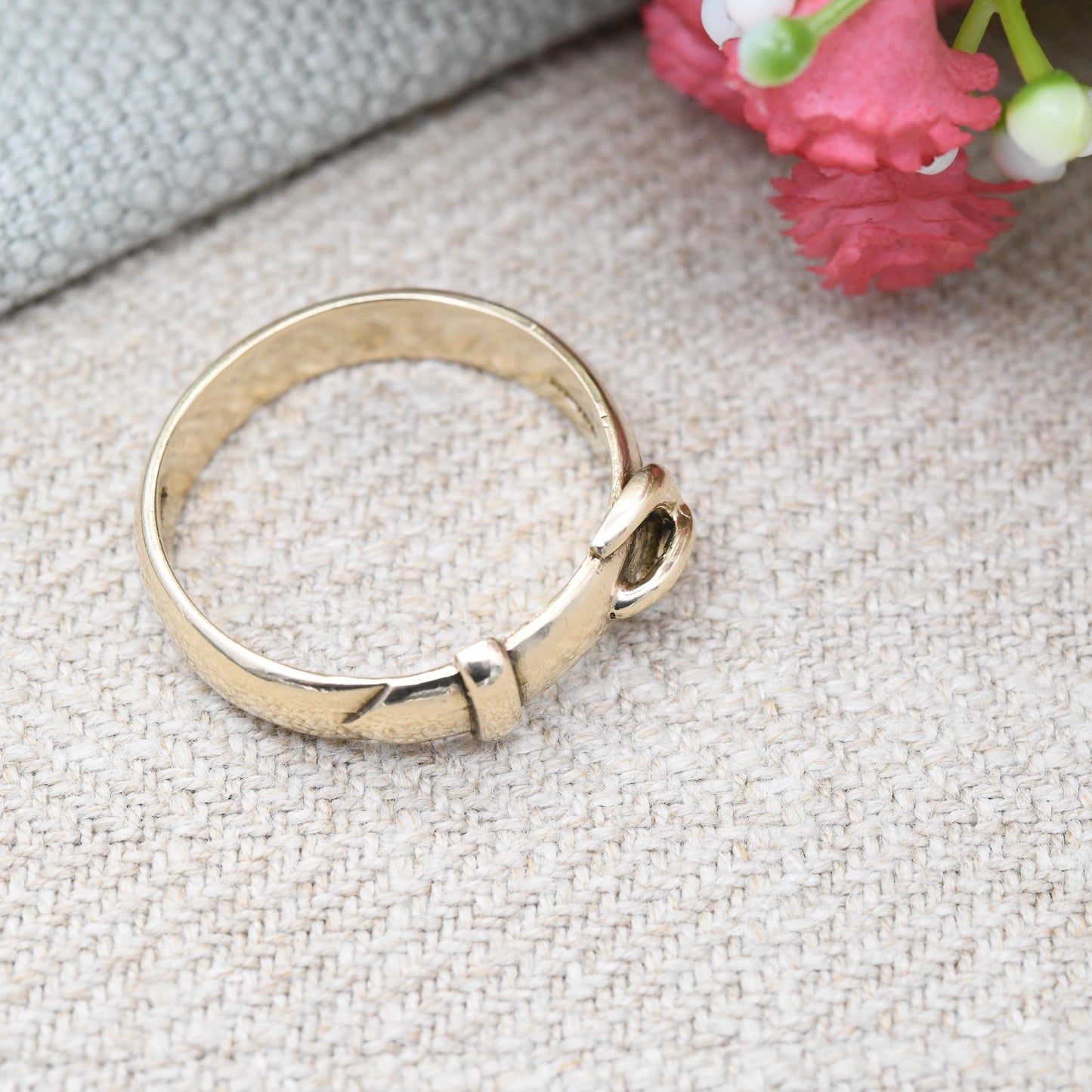 Vintage 9ct Gold Buckle Ring 1990 - Minimal Belt Band Victorian Style | Everyday Unisex Gold Jewellery | UK Size - T | US Size - 9 1/2