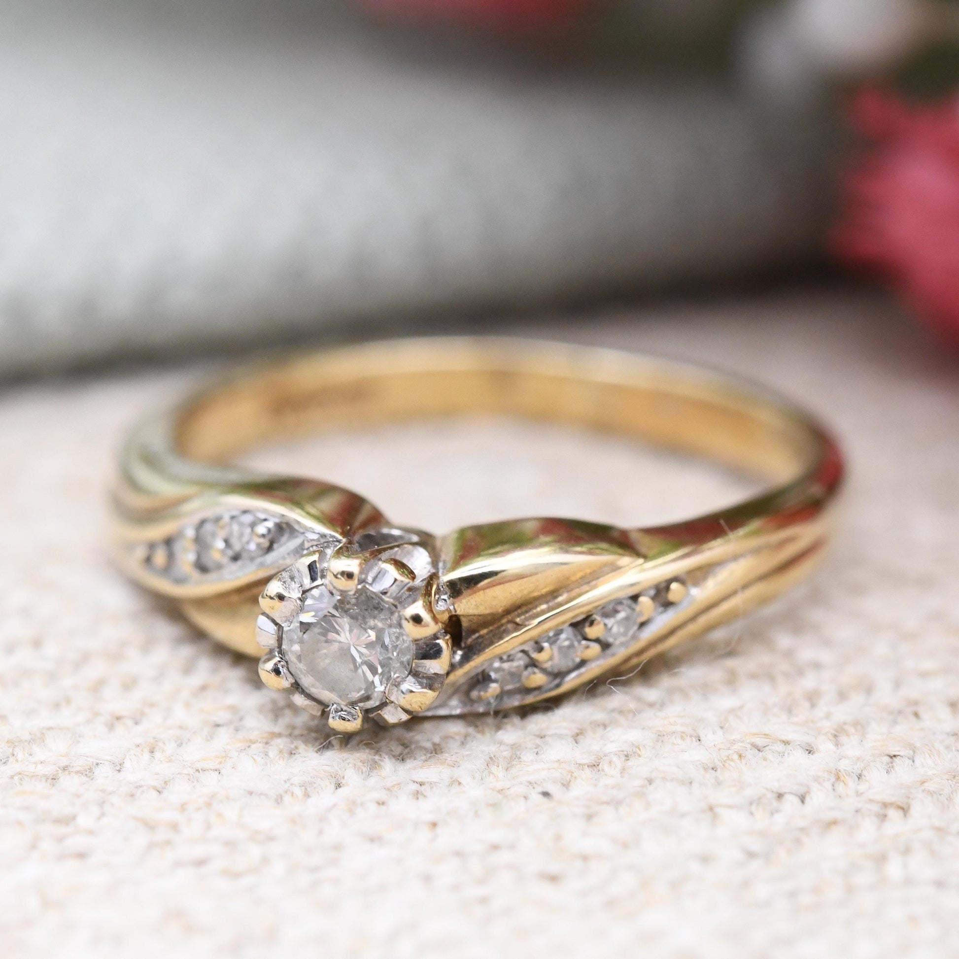 Vintage 9ct Gold Diamond Solitaire Ring 20 Points 0.2ct - with Side Stones | Yellow Gold Twist Engagement Ring | UK Size - L 1/2 US Size - 6