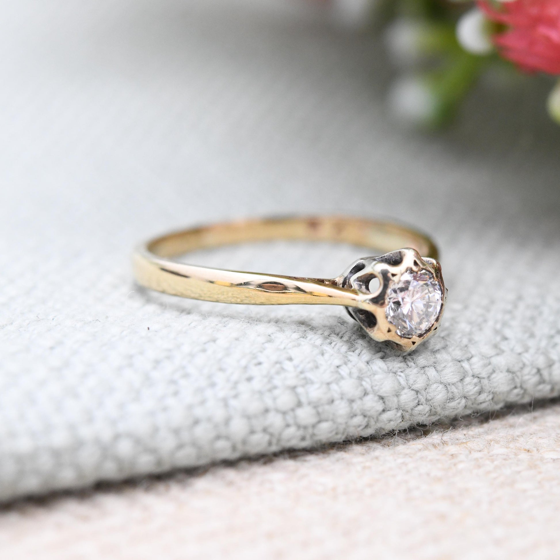 Vintage 9ct Gold Diamond Solitaire Ring 25 Points 0.25ct - Traditional Yellow Gold Engagement Ring Cathedral | UK Size - N | US Size - 6 3/4